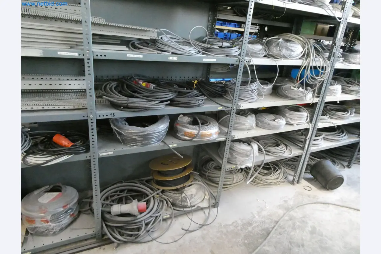 Máquinas de moldeo por inyección, máquinas CNC y líneas de montaje para elementos calefactores y componentes de automoción-16