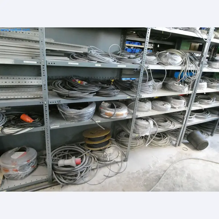 Máquinas de moldeo por inyección, máquinas CNC y líneas de montaje para elementos calefactores y componentes de automoción-16