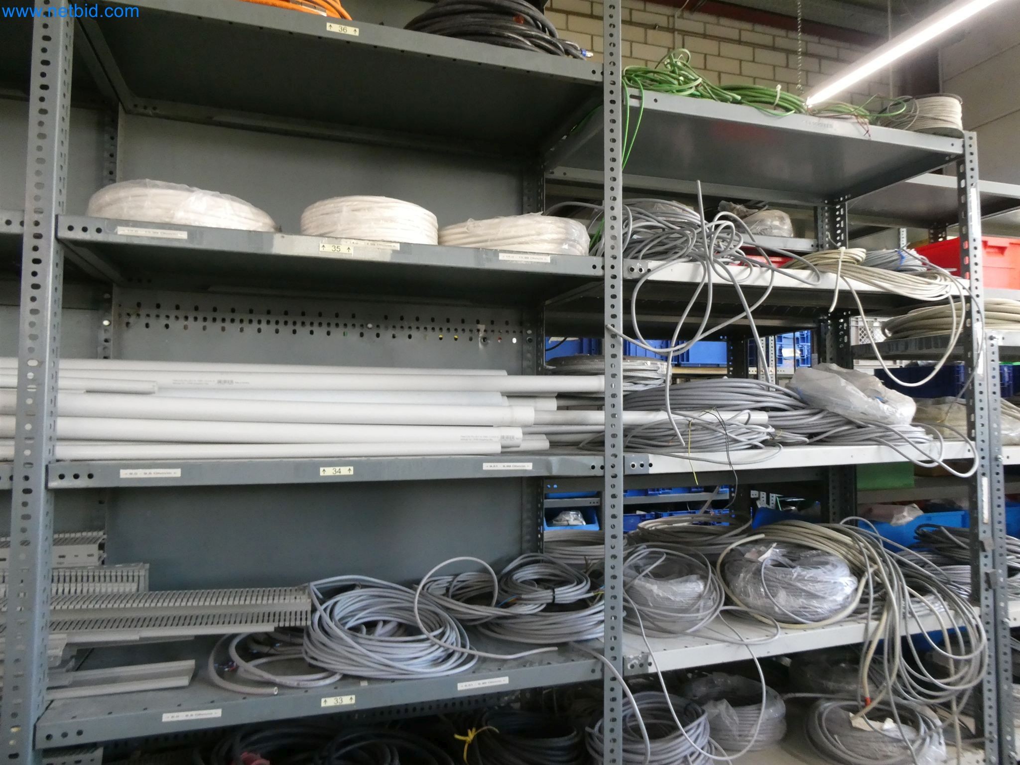 Máquinas de moldeo por inyección, máquinas CNC y líneas de montaje para elementos calefactores y componentes de automoción-17