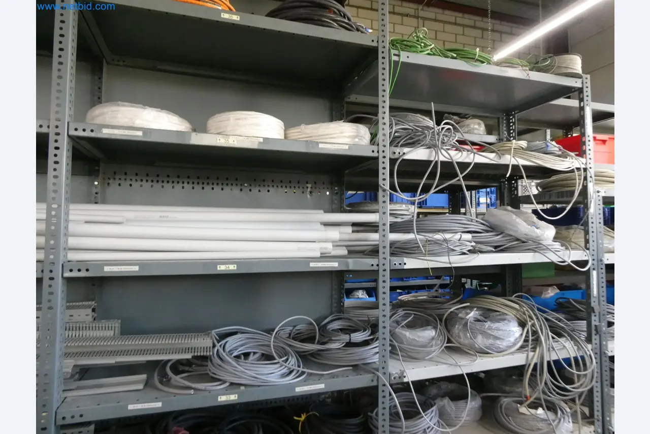 Máquinas de moldeo por inyección, máquinas CNC y líneas de montaje para elementos calefactores y componentes de automoción-17