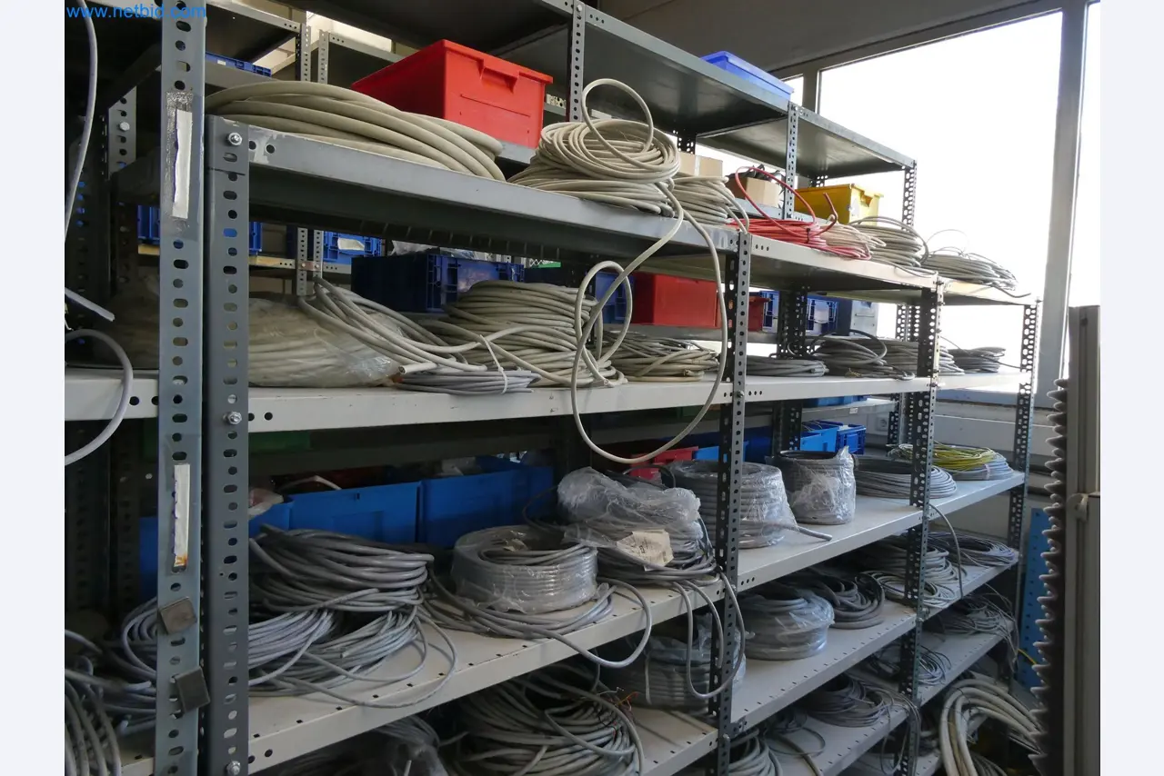 Máquinas de moldeo por inyección, máquinas CNC y líneas de montaje para elementos calefactores y componentes de automoción-18