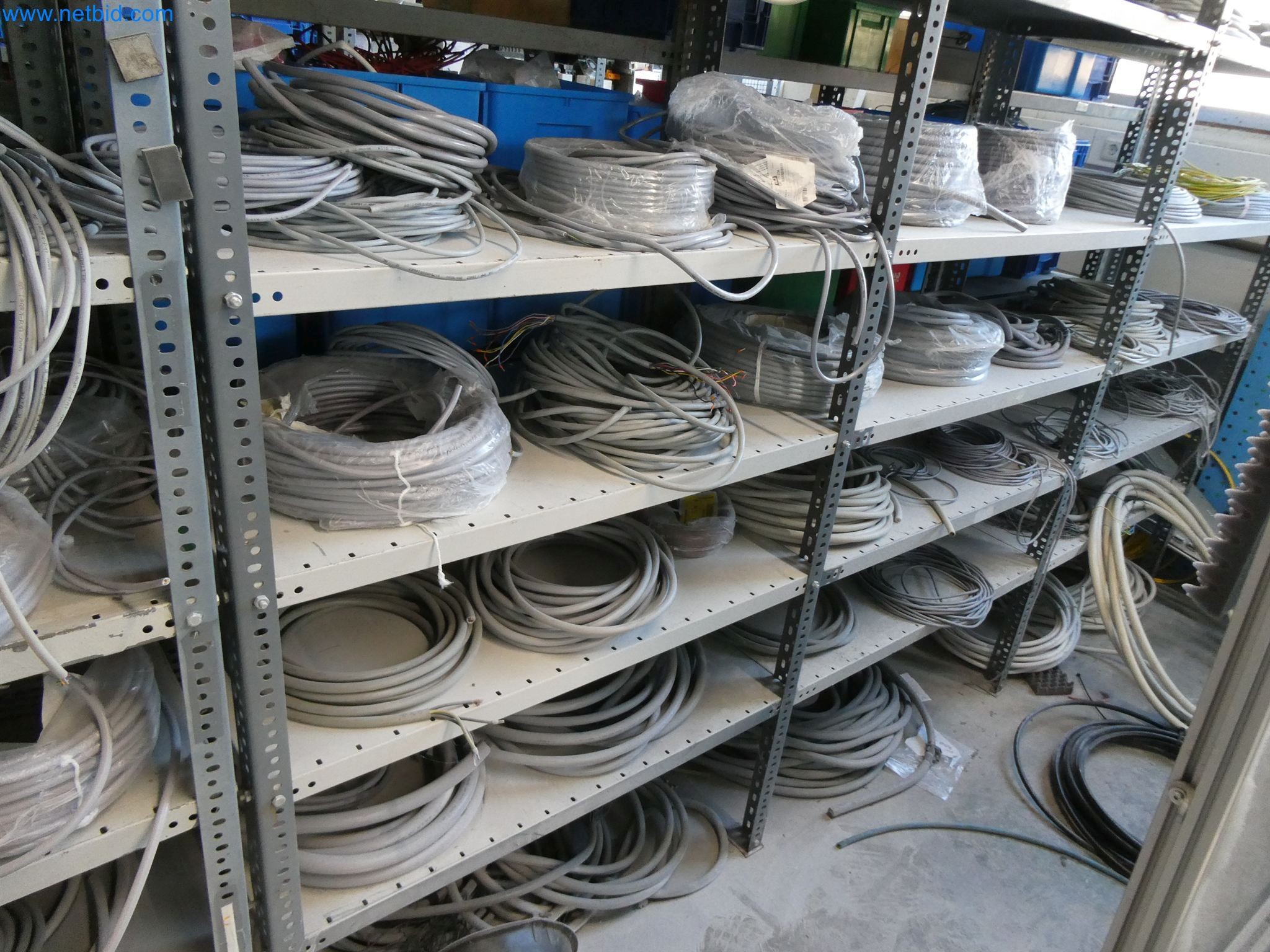 Máquinas de moldeo por inyección, máquinas CNC y líneas de montaje para elementos calefactores y componentes de automoción-19