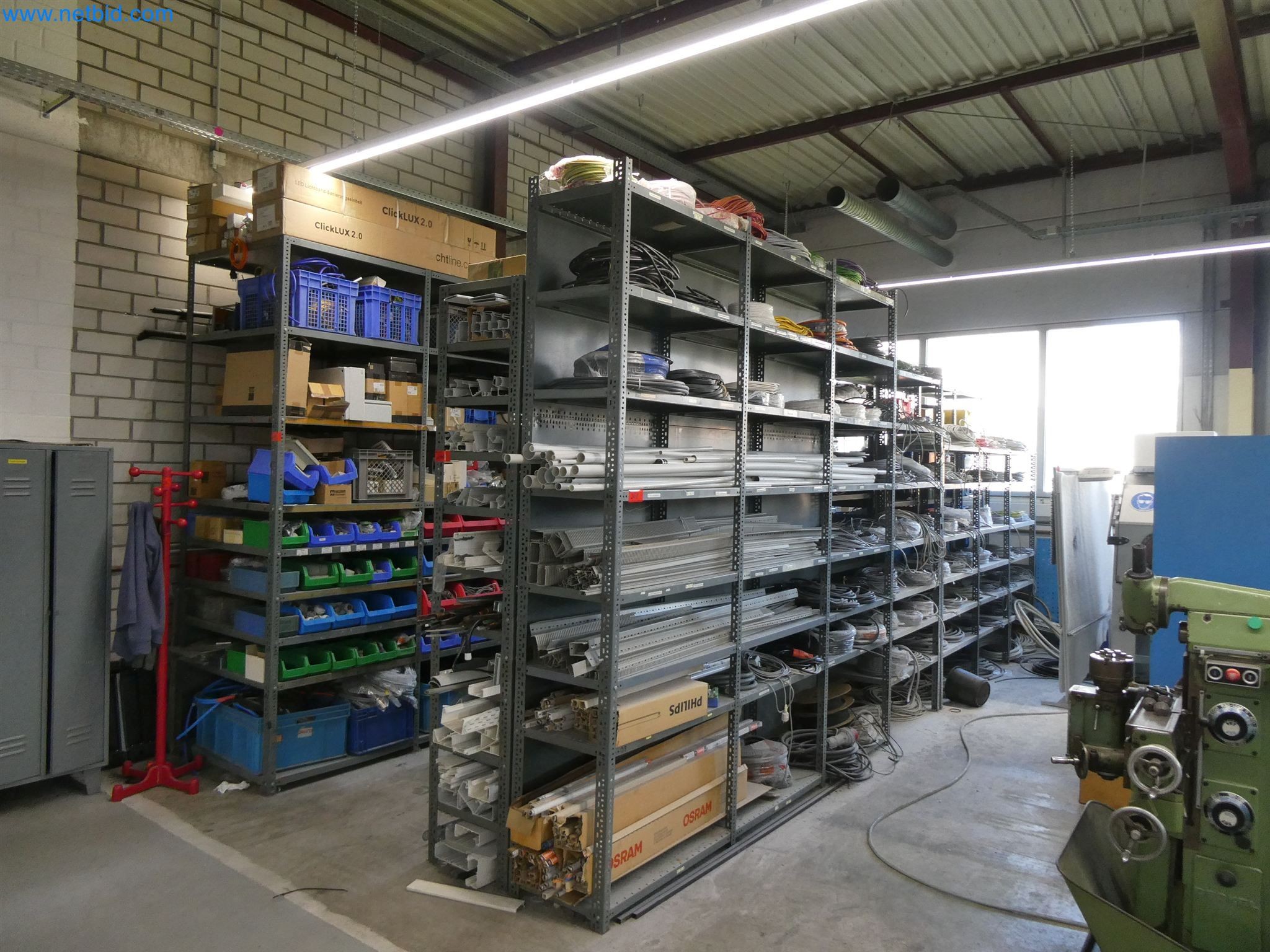 Máquinas de moldeo por inyección, máquinas CNC y líneas de montaje para elementos calefactores y componentes de automoción-1