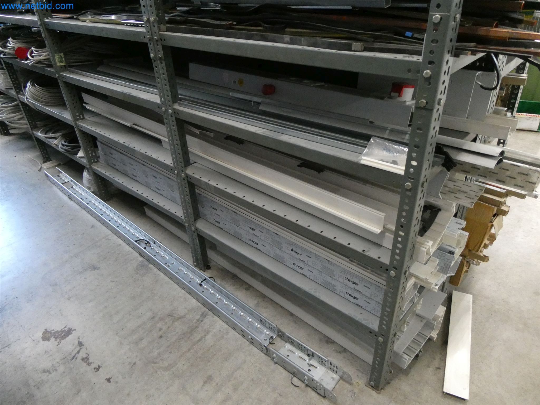 Máquinas de moldeo por inyección, máquinas CNC y líneas de montaje para elementos calefactores y componentes de automoción-21