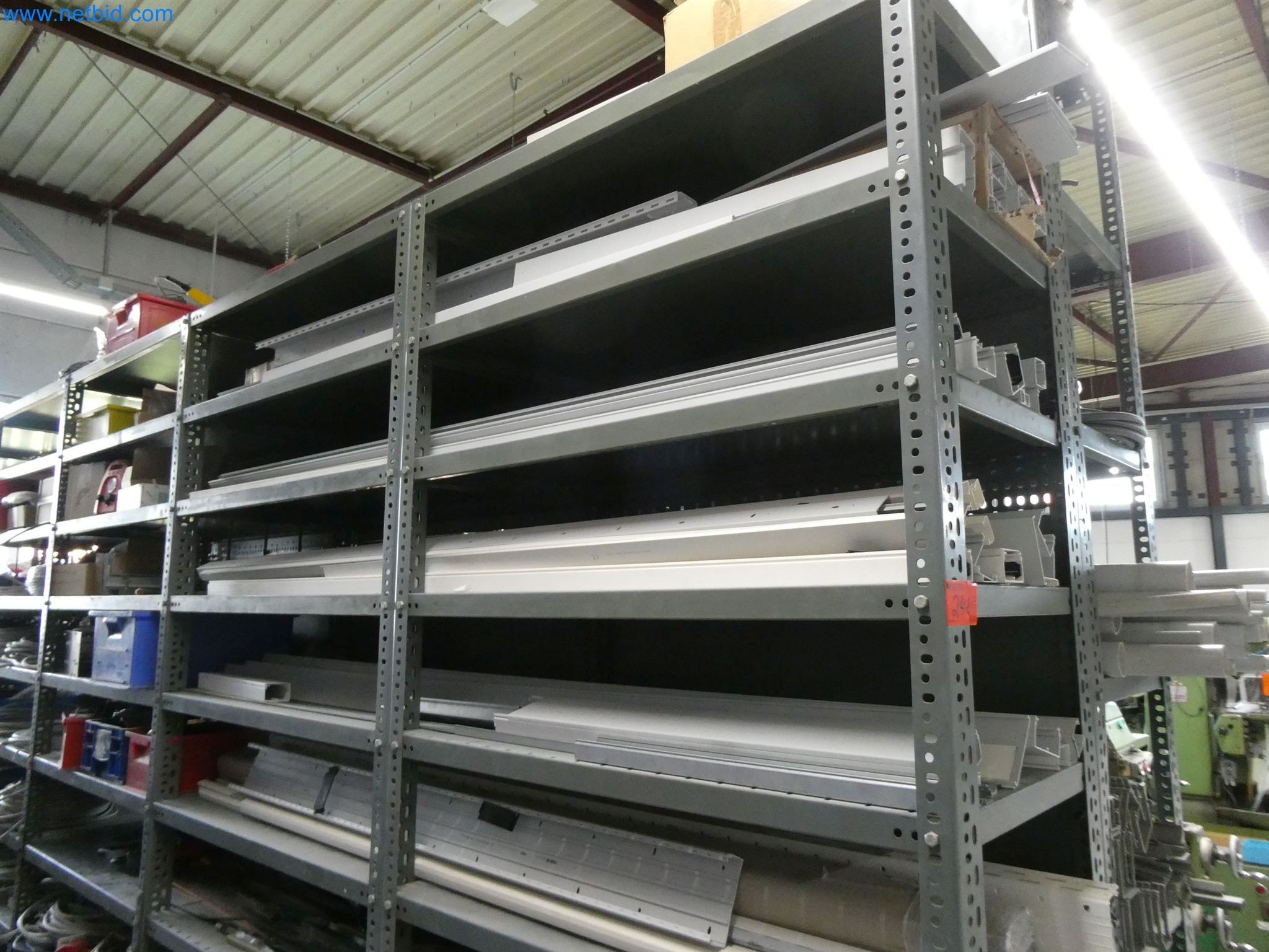 Máquinas de moldeo por inyección, máquinas CNC y líneas de montaje para elementos calefactores y componentes de automoción-3