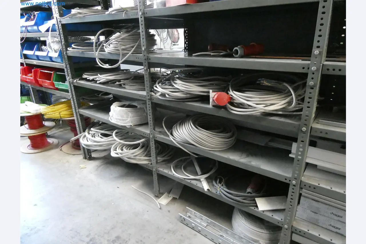 Máquinas de moldeo por inyección, máquinas CNC y líneas de montaje para elementos calefactores y componentes de automoción-4