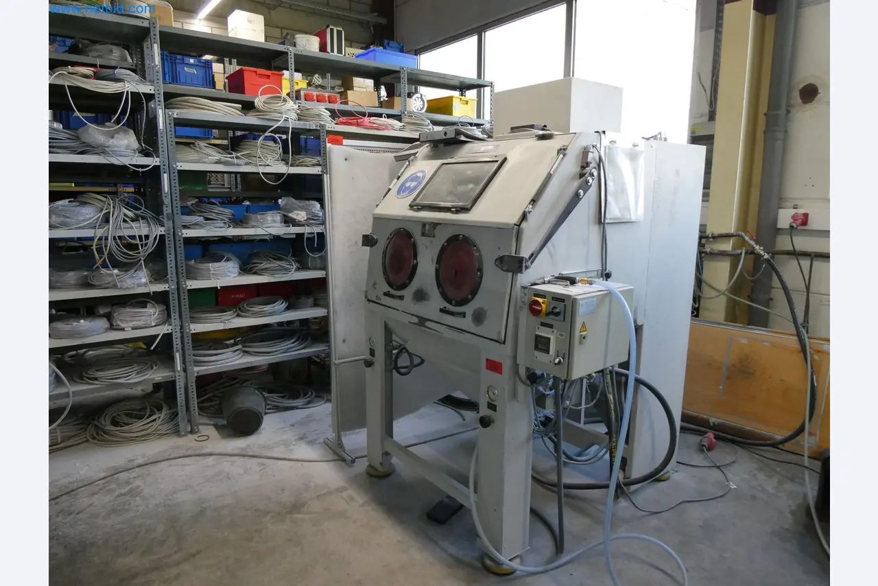 Máquinas de moldeo por inyección, máquinas CNC y líneas de montaje para elementos calefactores y componentes de automoción-1