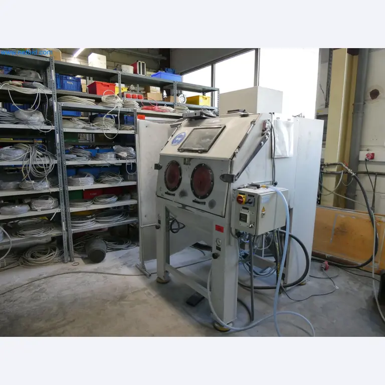 Máquinas de moldeo por inyección, máquinas CNC y líneas de montaje para elementos calefactores y componentes de automoción-1