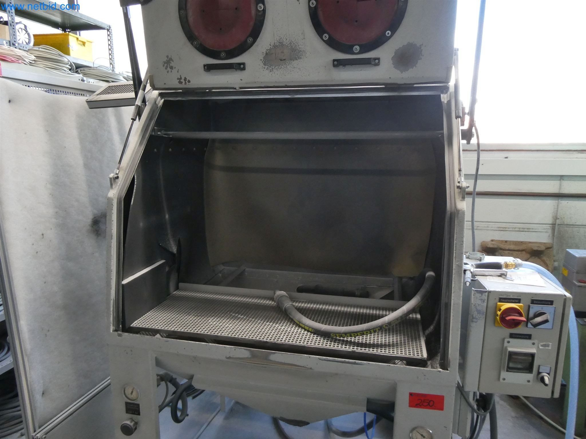 Máquinas de moldeo por inyección, máquinas CNC y líneas de montaje para elementos calefactores y componentes de automoción-6