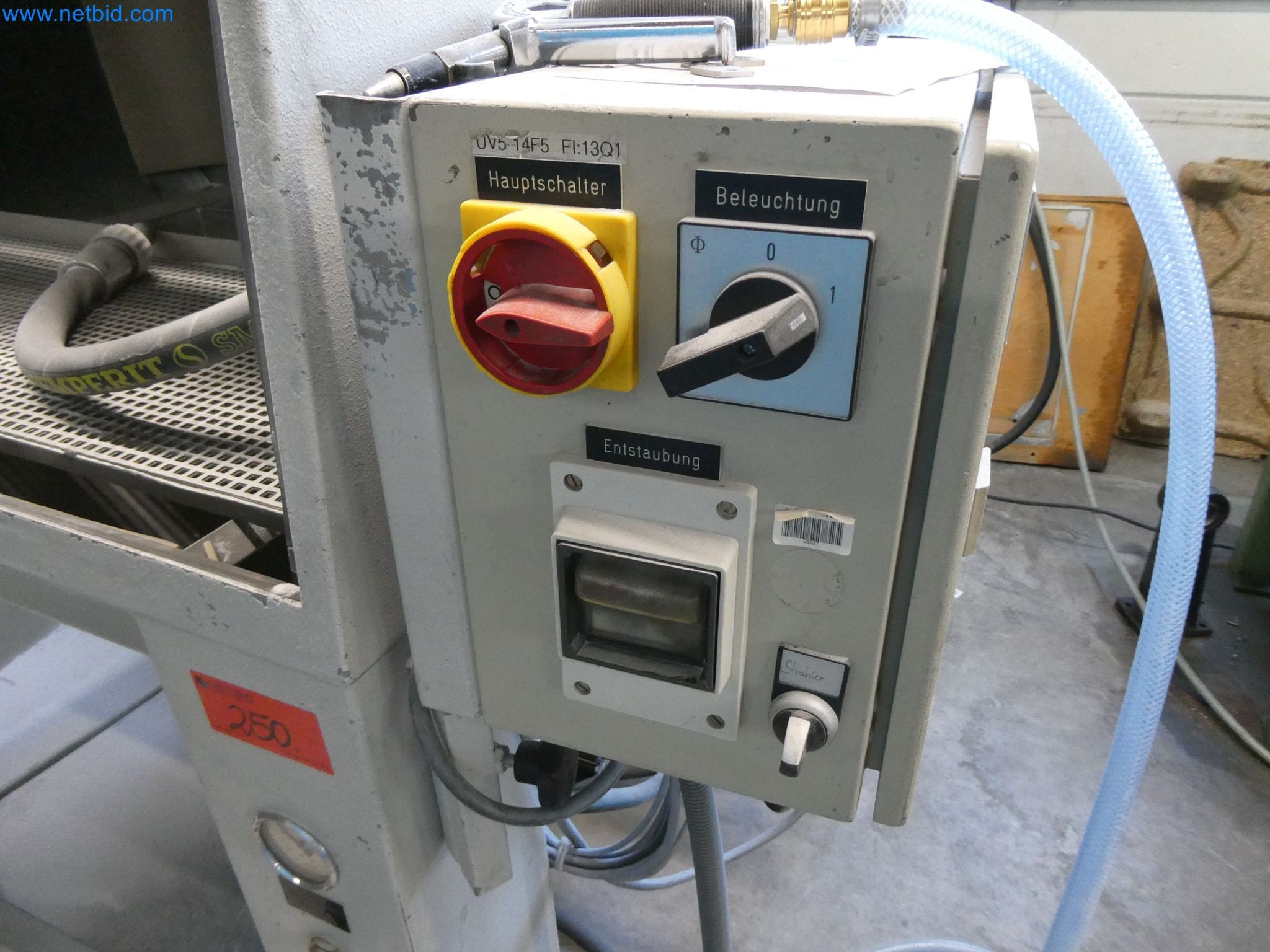 Máquinas de moldeo por inyección, máquinas CNC y líneas de montaje para elementos calefactores y componentes de automoción-7