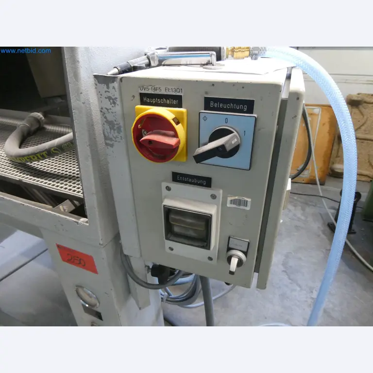 Máquinas de moldeo por inyección, máquinas CNC y líneas de montaje para elementos calefactores y componentes de automoción-7