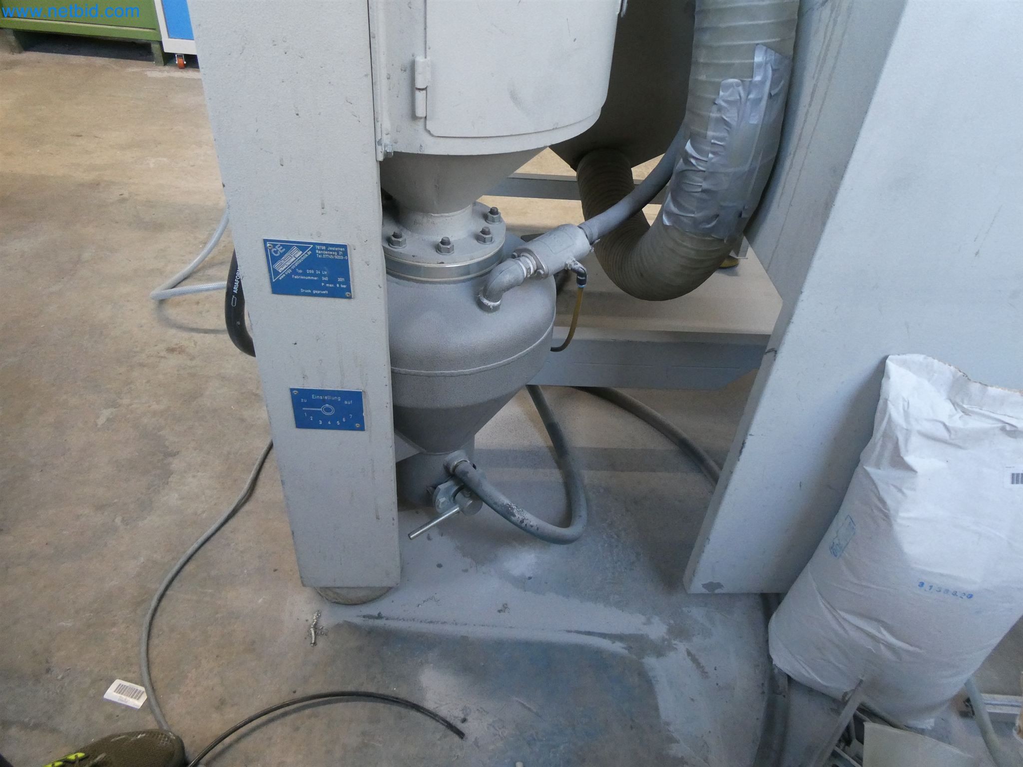 Máquinas de moldeo por inyección, máquinas CNC y líneas de montaje para elementos calefactores y componentes de automoción-9