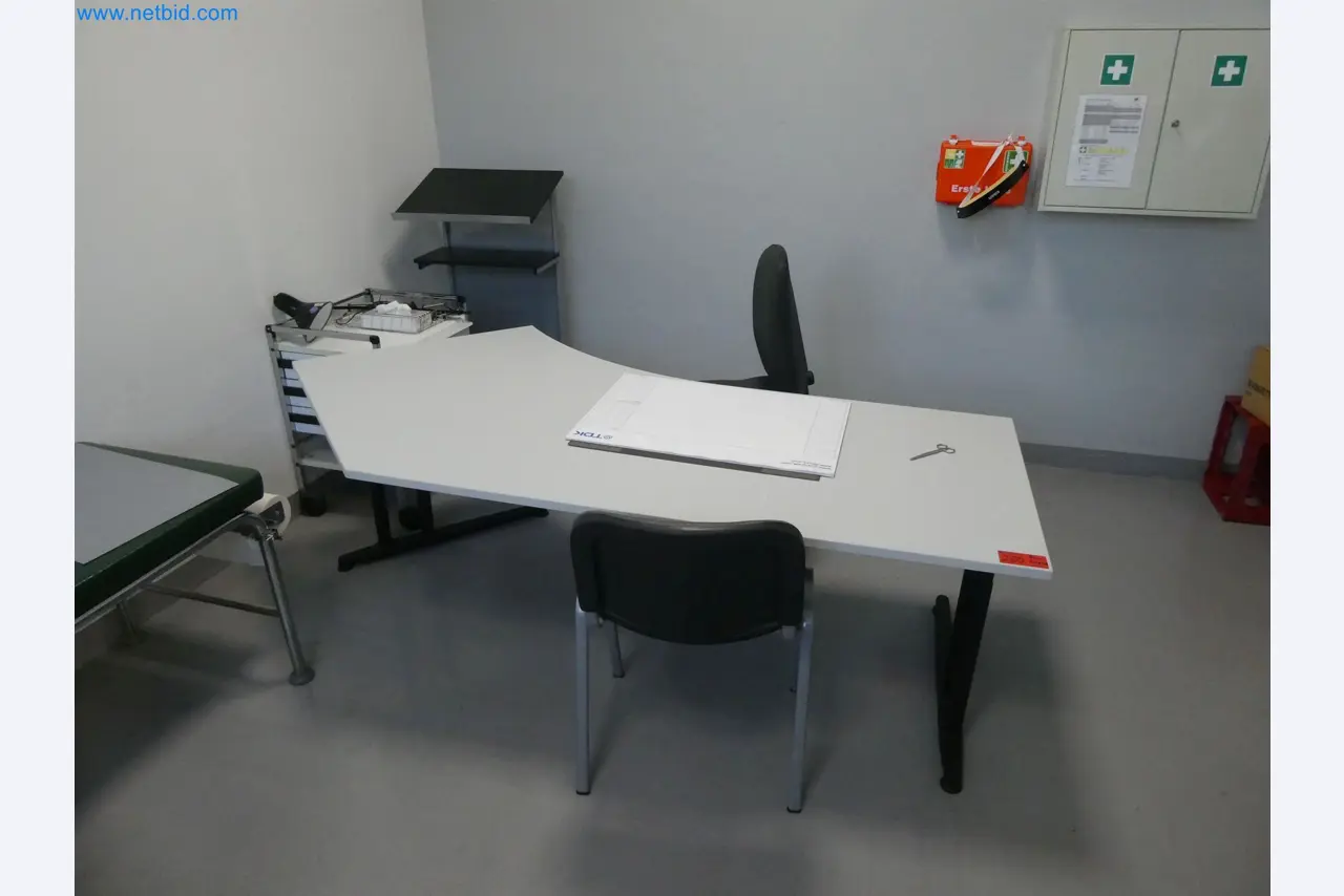 Máquinas de moldeo por inyección, máquinas CNC y líneas de montaje para elementos calefactores y componentes de automoción-1