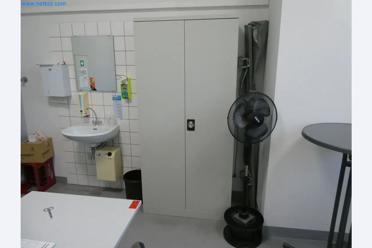 Máquinas de moldeo por inyección, máquinas CNC y líneas de montaje para elementos calefactores y componentes de automoción-3