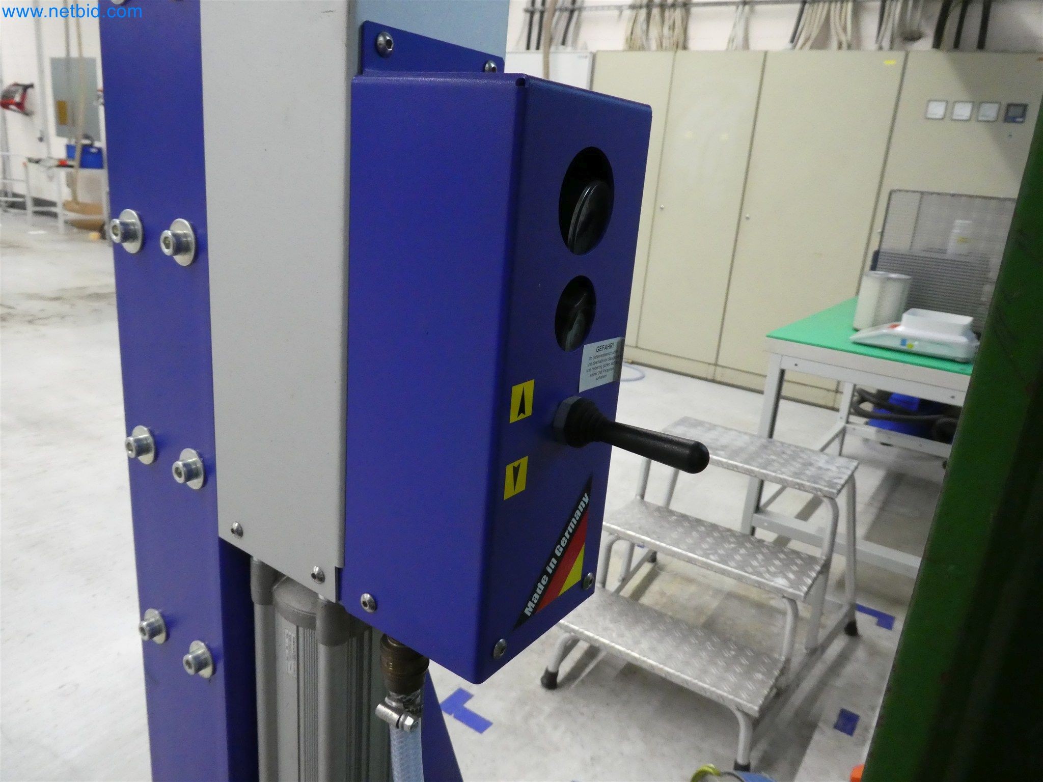 Máquinas de moldeo por inyección, máquinas CNC y líneas de montaje para elementos calefactores y componentes de automoción-4