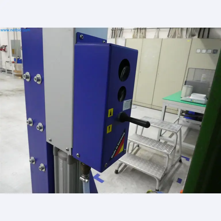 Máquinas de moldeo por inyección, máquinas CNC y líneas de montaje para elementos calefactores y componentes de automoción-4