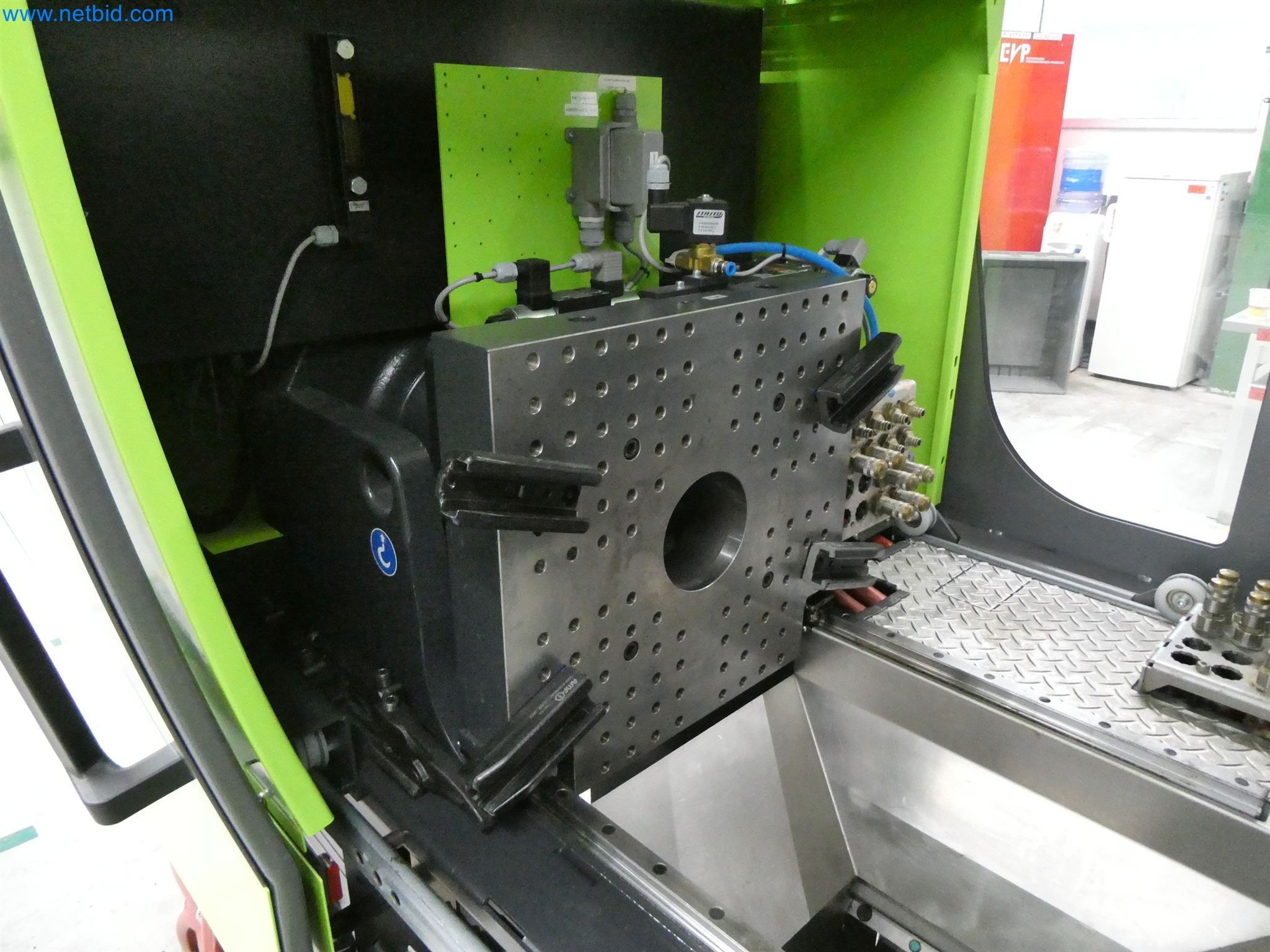 Machines de moulage par injection, machines CNC & lignes d'assemblage pour les éléments chauffants et les composants automobiles-13