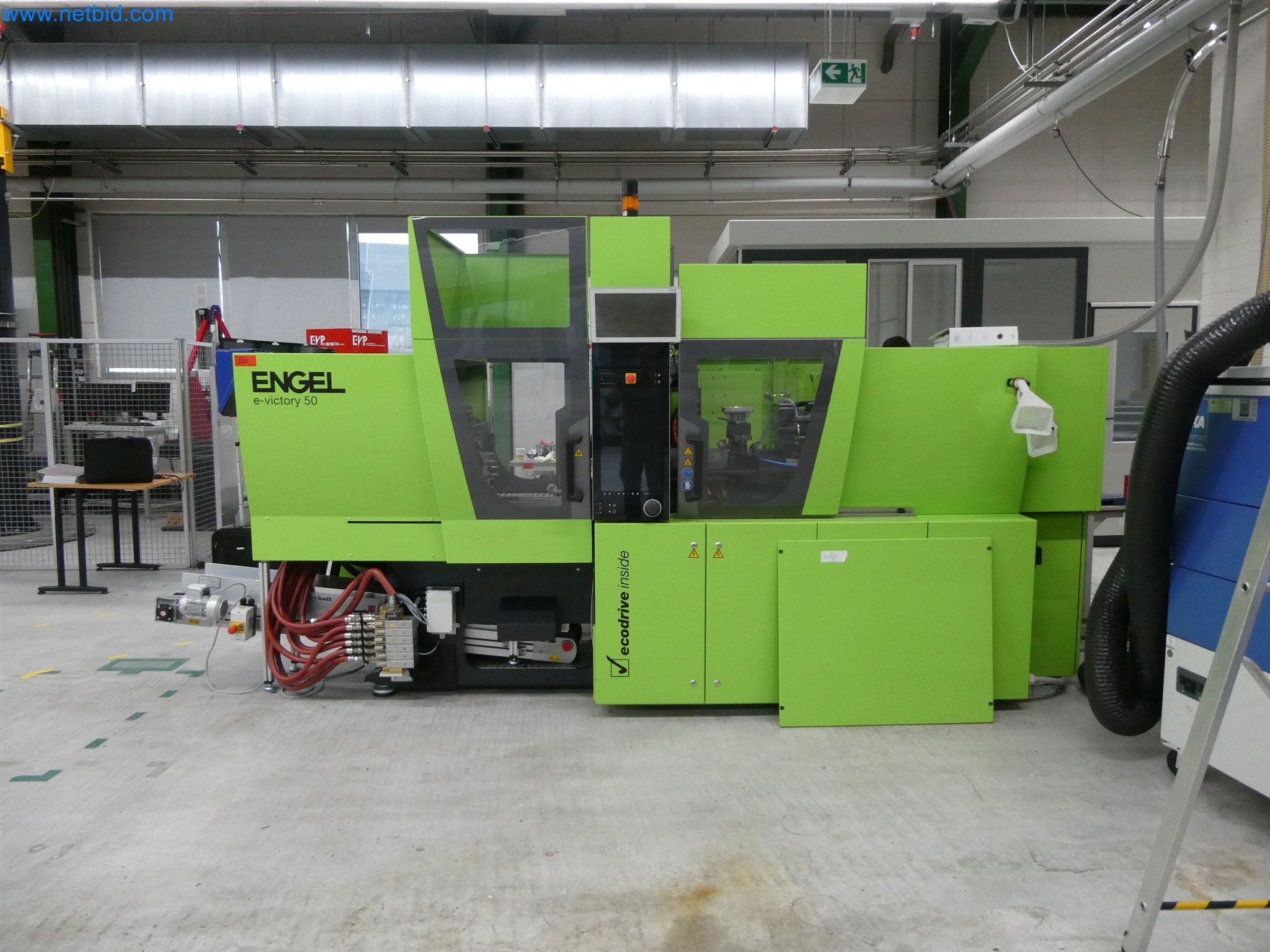 Machines de moulage par injection, machines CNC & lignes d'assemblage pour les éléments chauffants et les composants automobiles-2