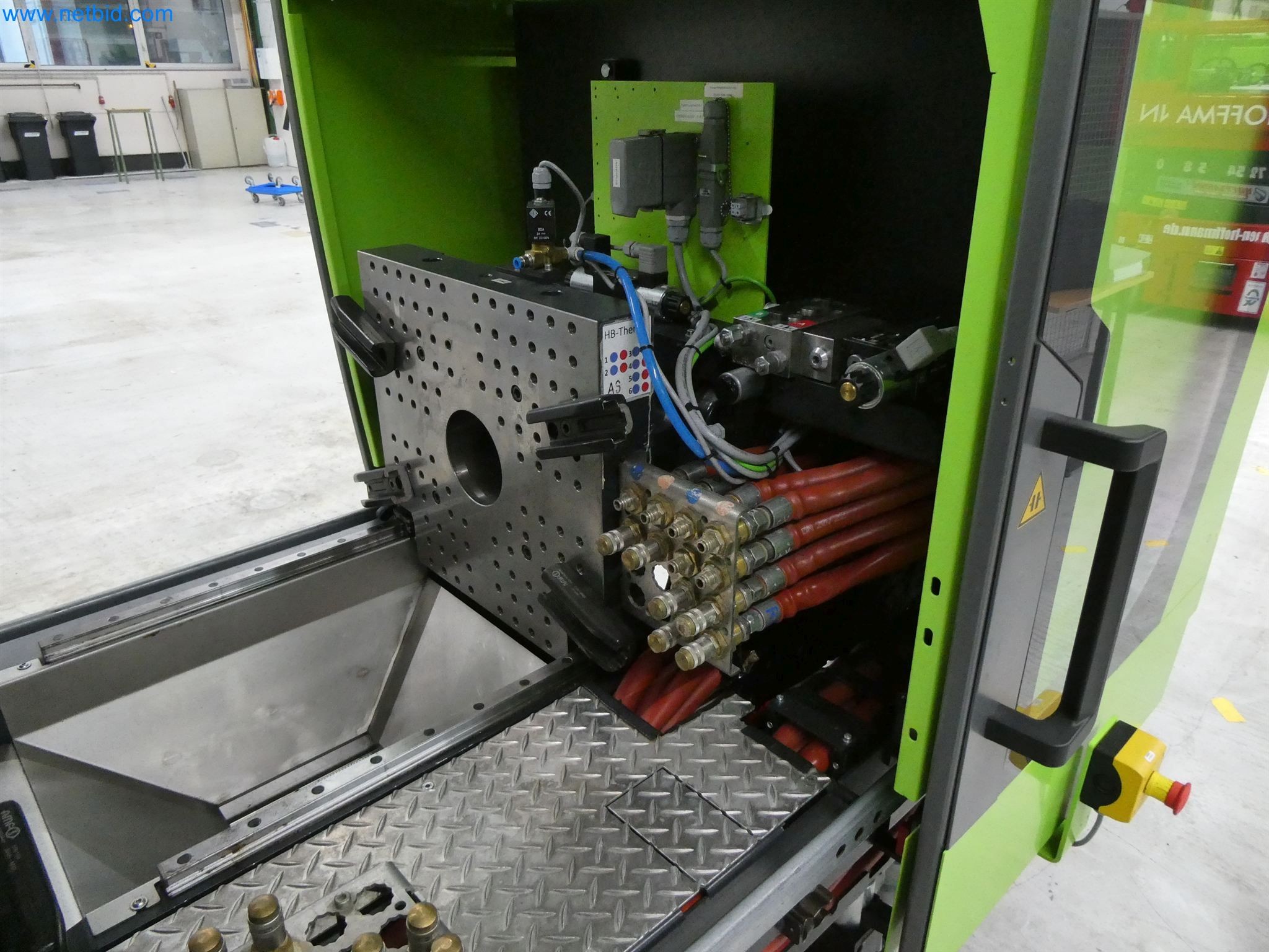 Machines de moulage par injection, machines CNC & lignes d'assemblage pour les éléments chauffants et les composants automobiles-3