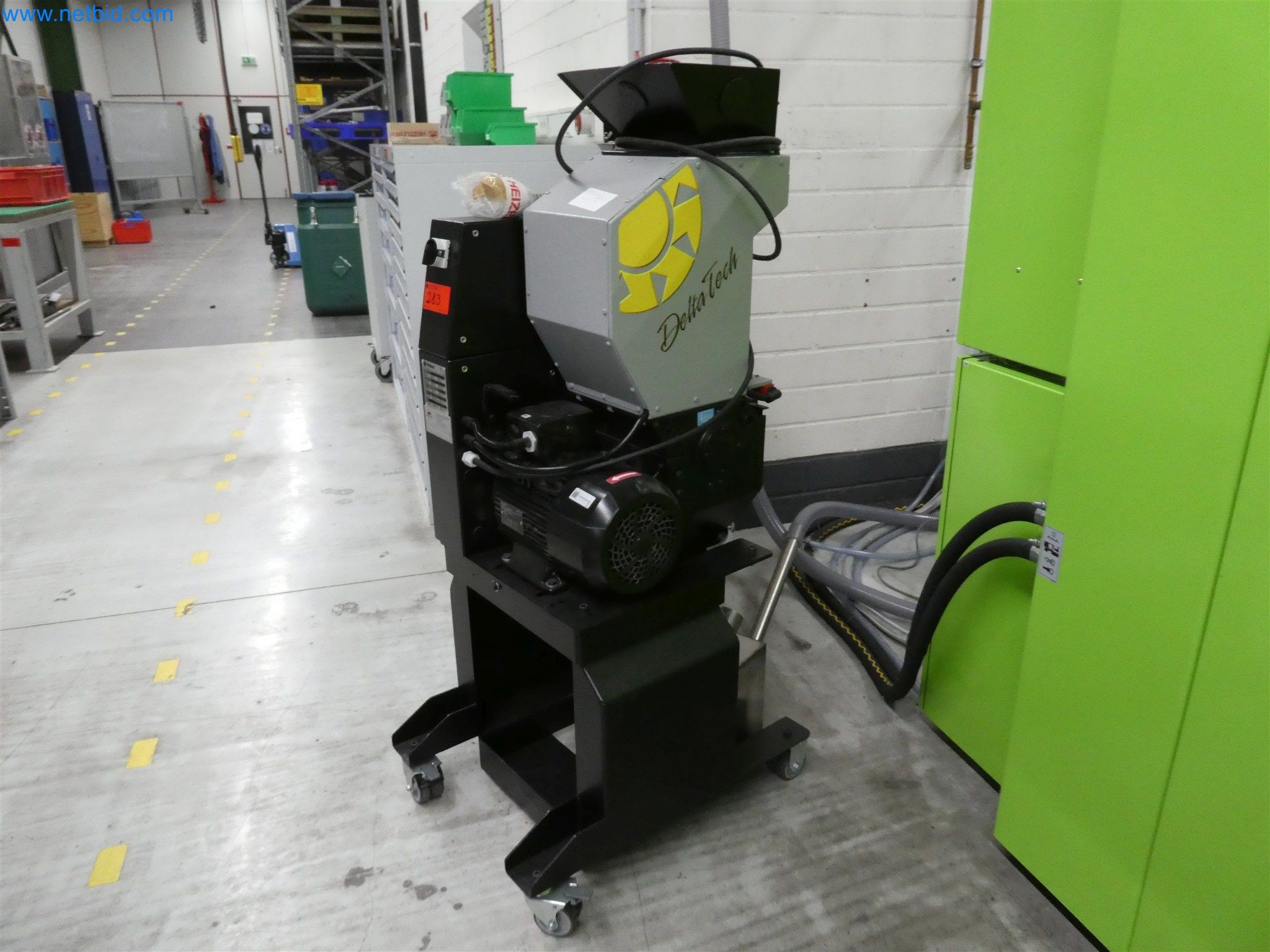 Machines de moulage par injection, machines CNC & lignes d'assemblage pour les éléments chauffants et les composants automobiles-2