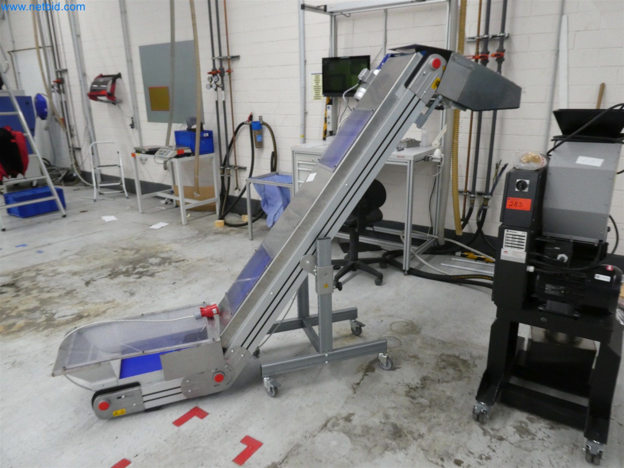 Machines de moulage par injection, machines CNC & lignes d'assemblage pour les éléments chauffants et les composants automobiles-3