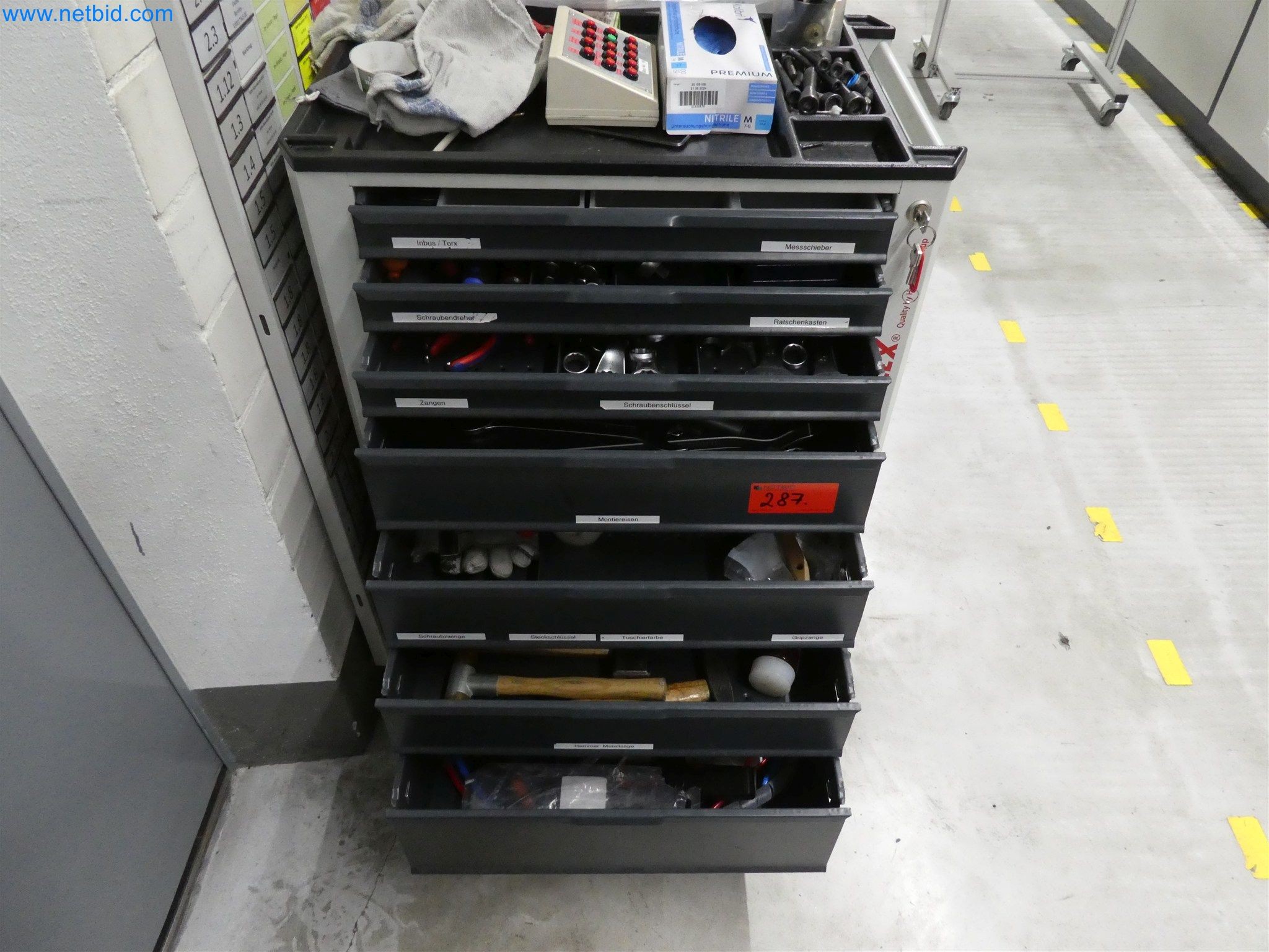 Machines de moulage par injection, machines CNC & lignes d'assemblage pour les éléments chauffants et les composants automobiles-2