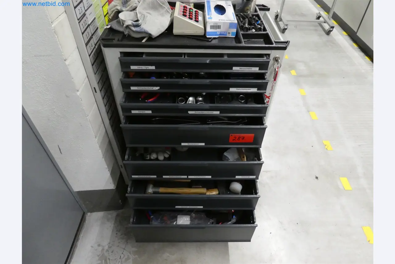 Machines de moulage par injection, machines CNC & lignes d'assemblage pour les éléments chauffants et les composants automobiles-2