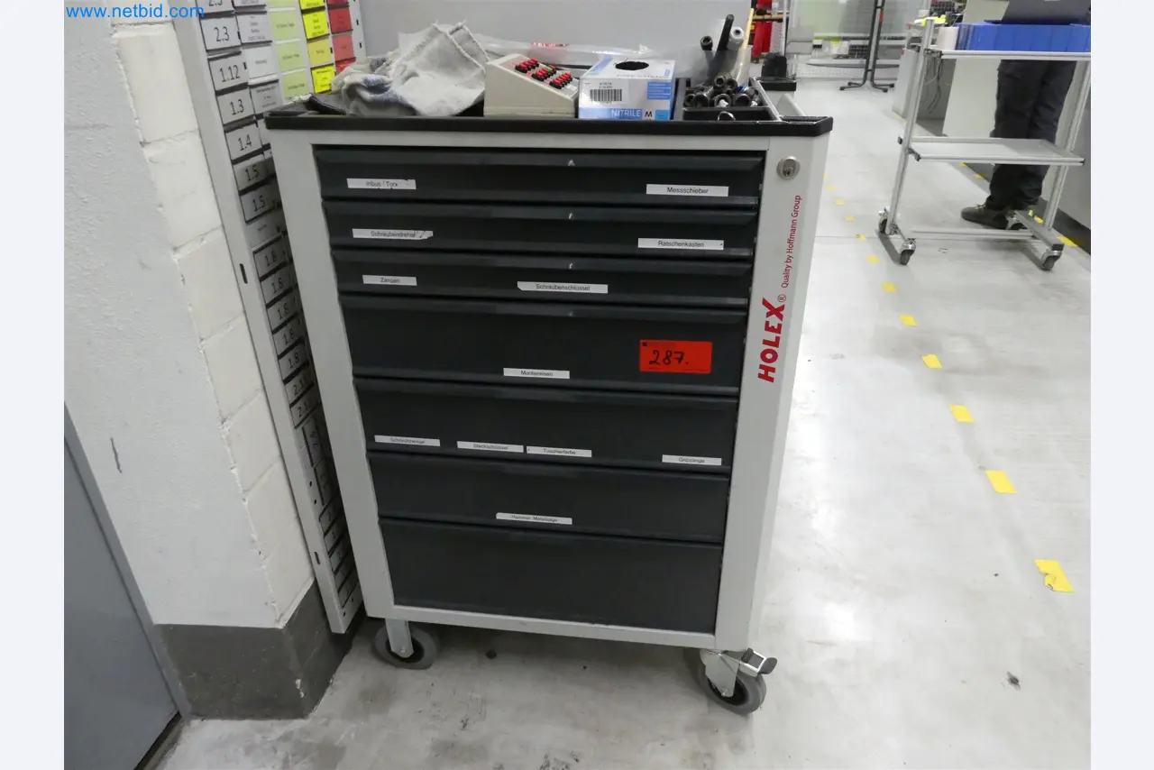 Machines de moulage par injection, machines CNC & lignes d'assemblage pour les éléments chauffants et les composants automobiles-3