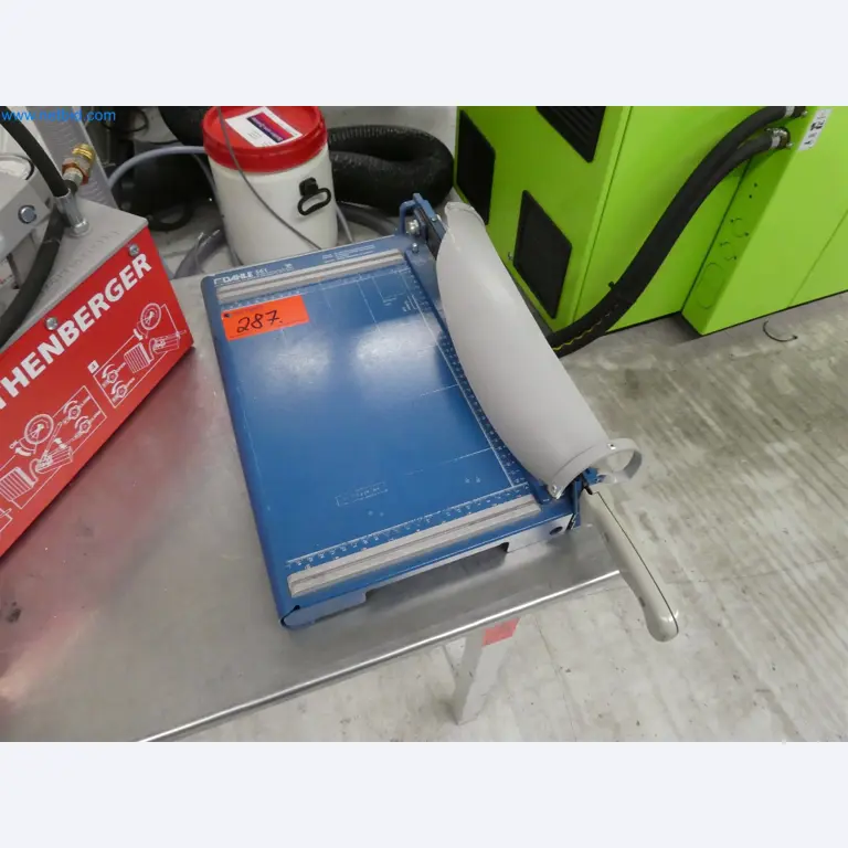 Machines de moulage par injection, machines CNC & lignes d'assemblage pour les éléments chauffants et les composants automobiles-4