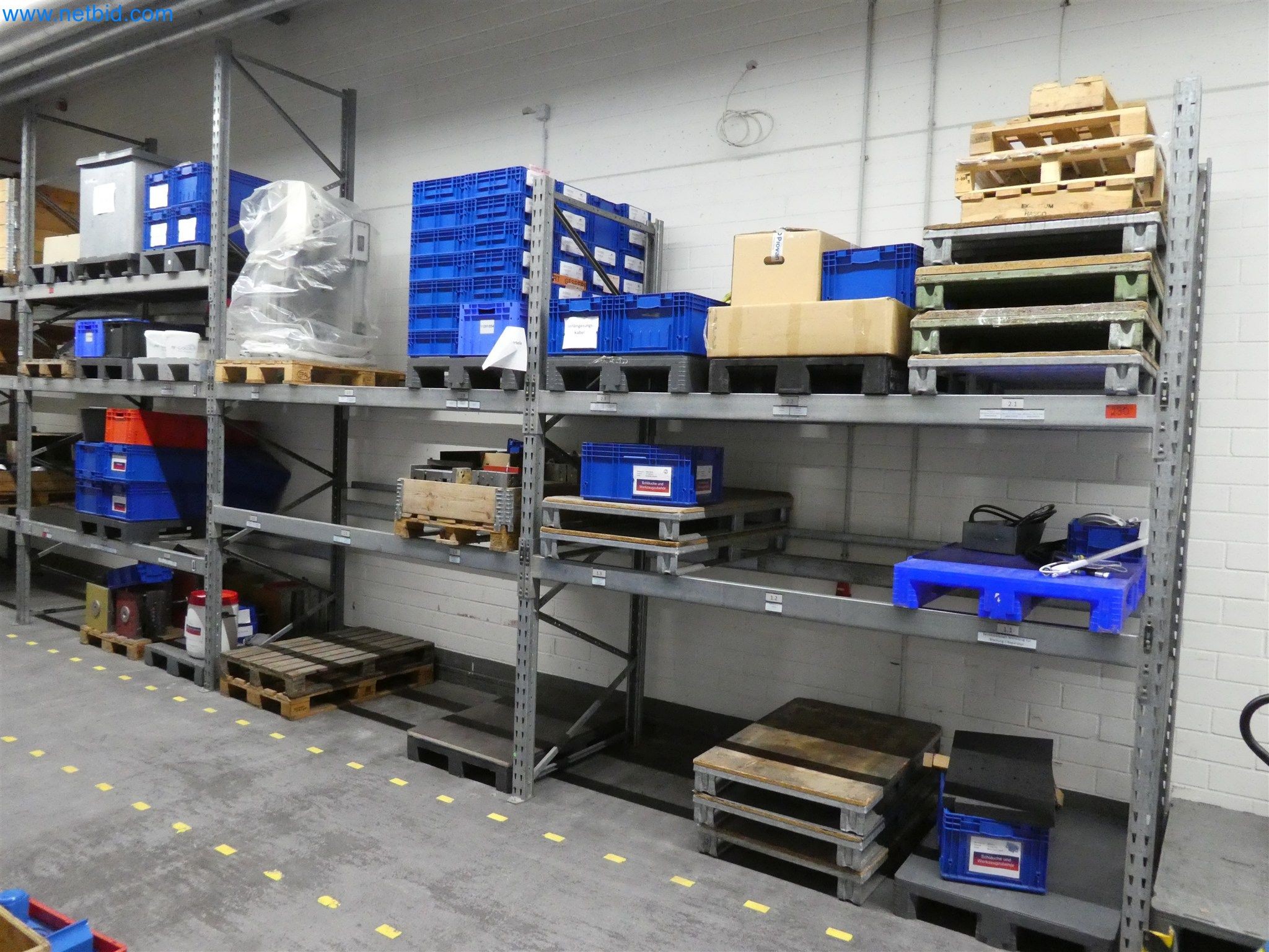 Machines de moulage par injection, machines CNC & lignes d'assemblage pour les éléments chauffants et les composants automobiles-1