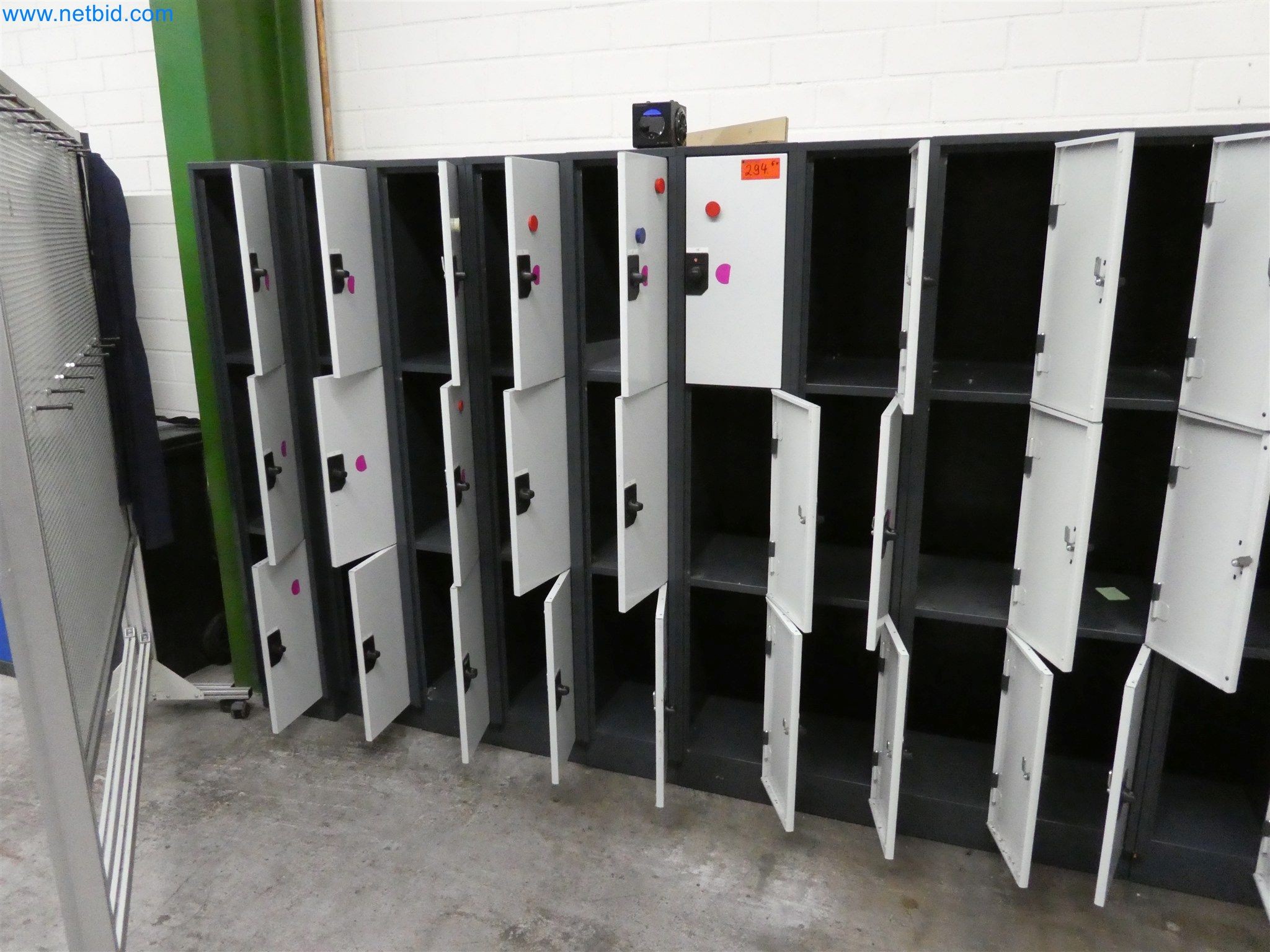 Machines de moulage par injection, machines CNC & lignes d'assemblage pour les éléments chauffants et les composants automobiles-1