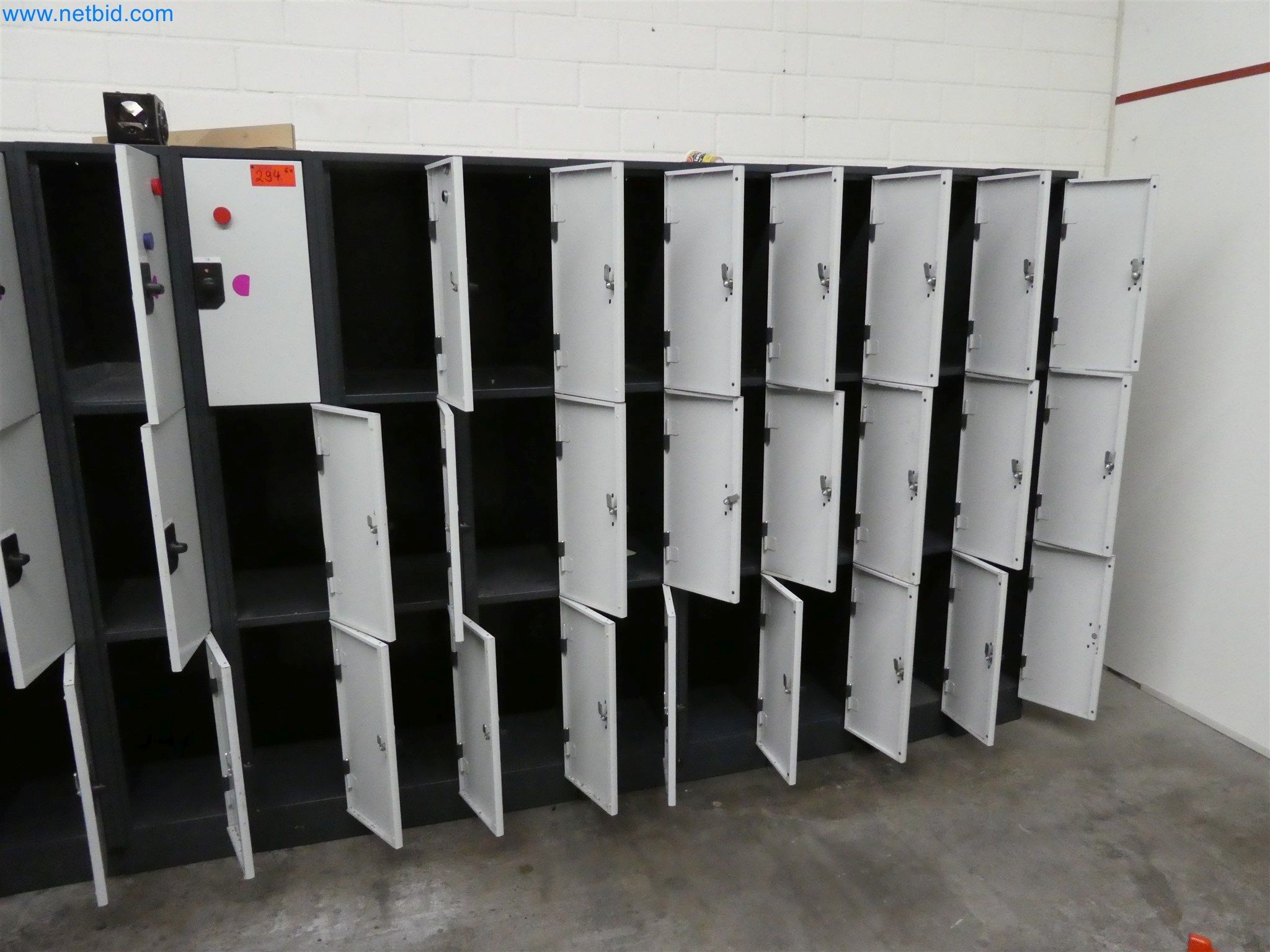 Machines de moulage par injection, machines CNC & lignes d'assemblage pour les éléments chauffants et les composants automobiles-2