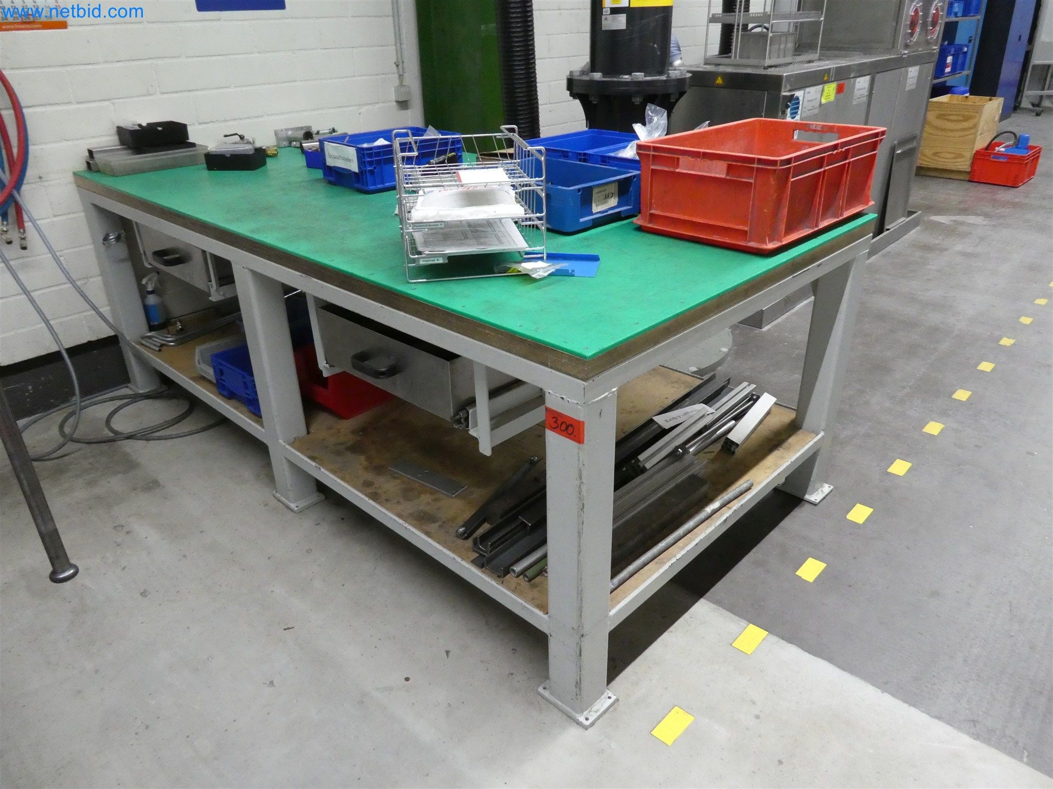 Machines de moulage par injection, machines CNC & lignes d'assemblage pour les éléments chauffants et les composants automobiles-1