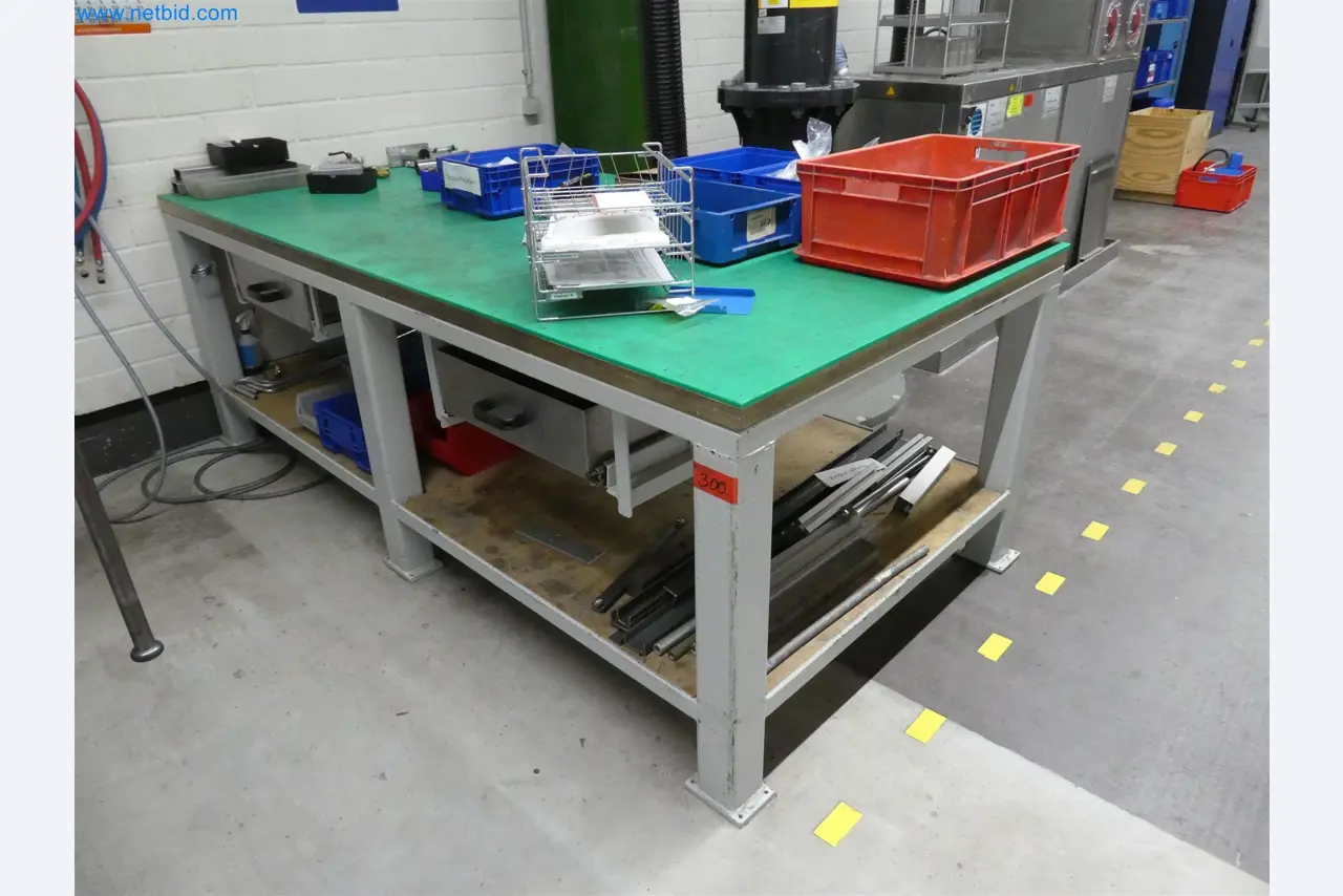 Machines de moulage par injection, machines CNC & lignes d'assemblage pour les éléments chauffants et les composants automobiles-1