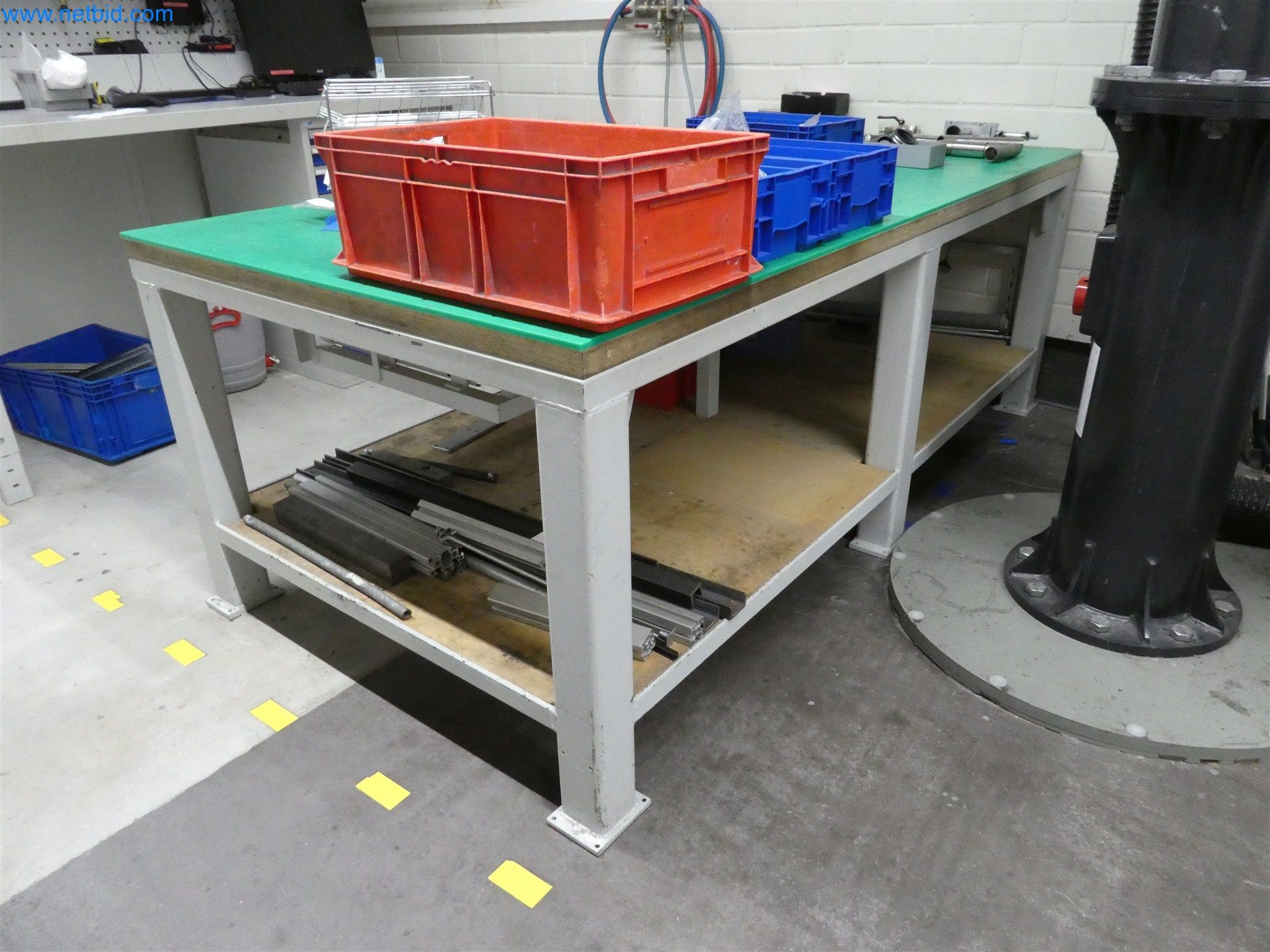 Machines de moulage par injection, machines CNC & lignes d'assemblage pour les éléments chauffants et les composants automobiles-2