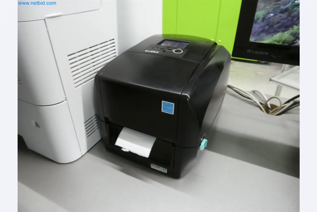 Machines de moulage par injection, machines CNC & lignes d'assemblage pour les éléments chauffants et les composants automobiles-1