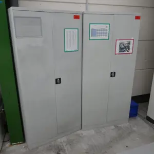 2 Armários em chapa de aço