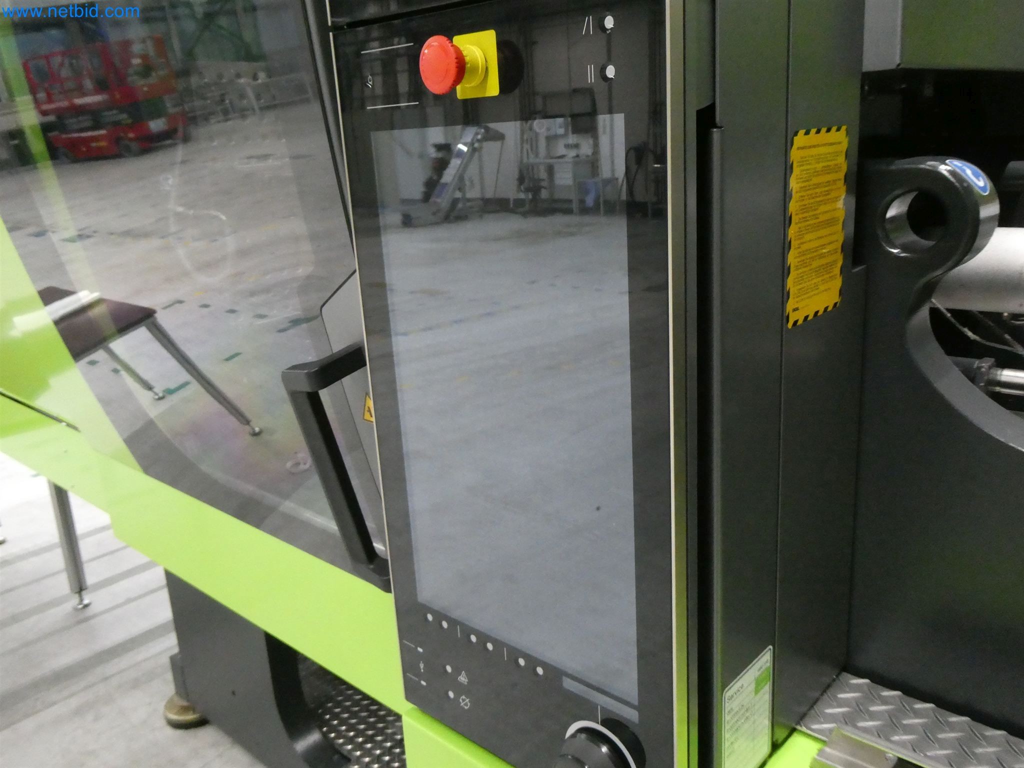 Vstřikovací stroje, CNC stroje a montážní linky pro topná tělesa a automobilové komponenty-11