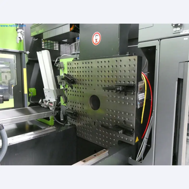 Vstřikovací stroje, CNC stroje a montážní linky pro topná tělesa a automobilové komponenty-12