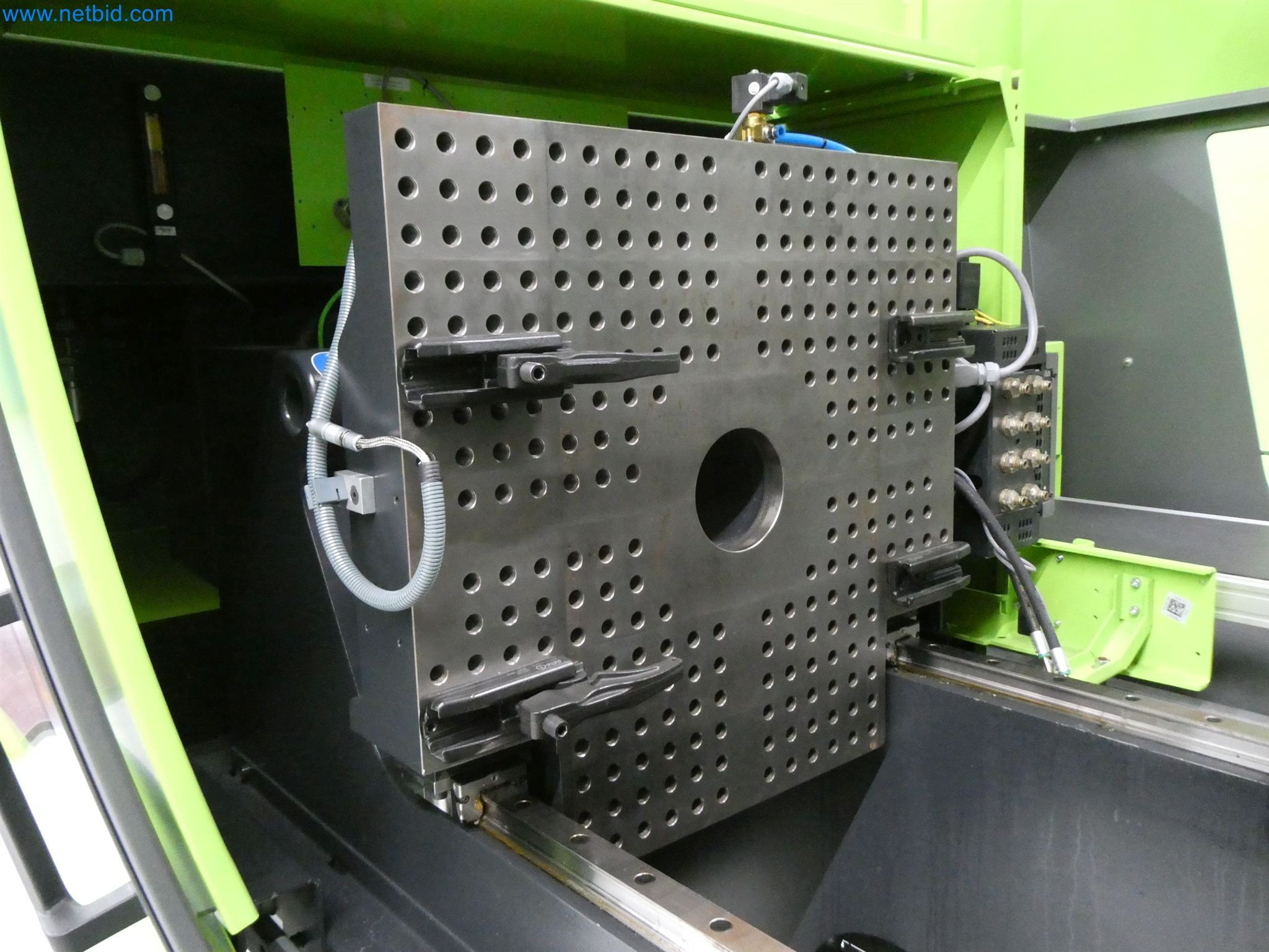 Vstřikovací stroje, CNC stroje a montážní linky pro topná tělesa a automobilové komponenty-13