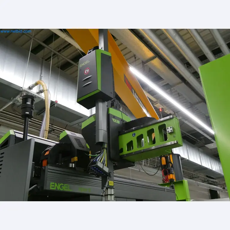 Vstřikovací stroje, CNC stroje a montážní linky pro topná tělesa a automobilové komponenty-16