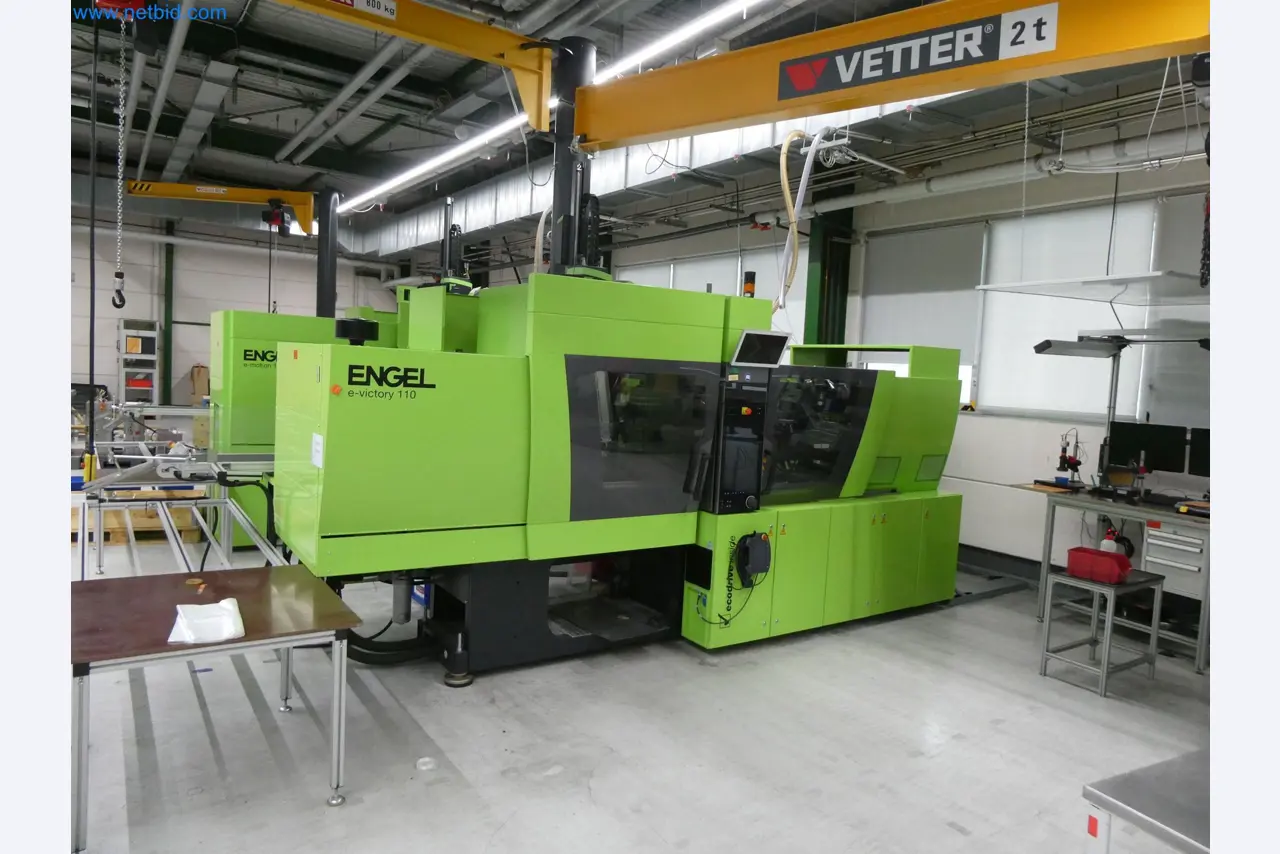 Vstřikovací stroje, CNC stroje a montážní linky pro topná tělesa a automobilové komponenty-1