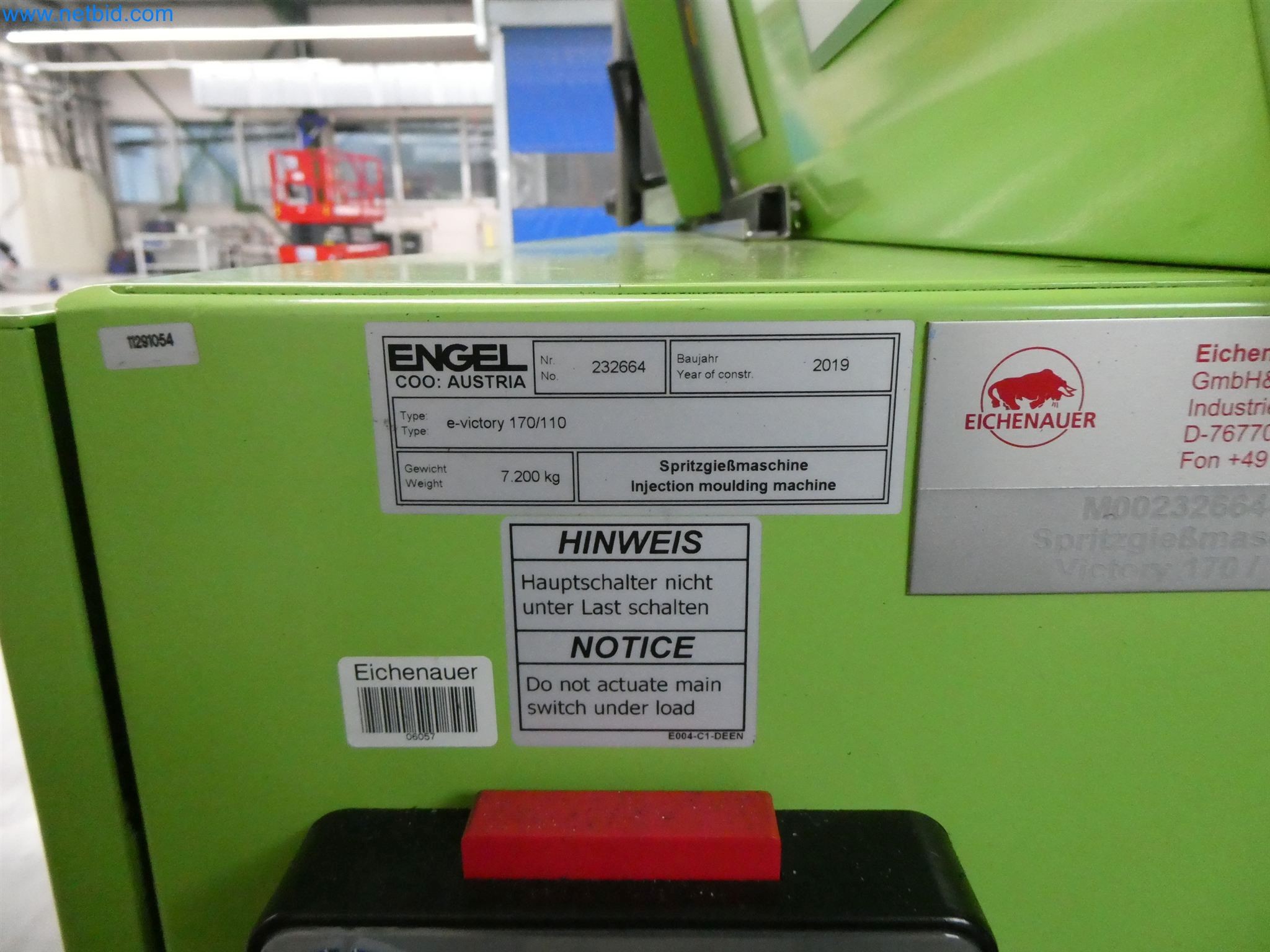 Vstřikovací stroje, CNC stroje a montážní linky pro topná tělesa a automobilové komponenty-2