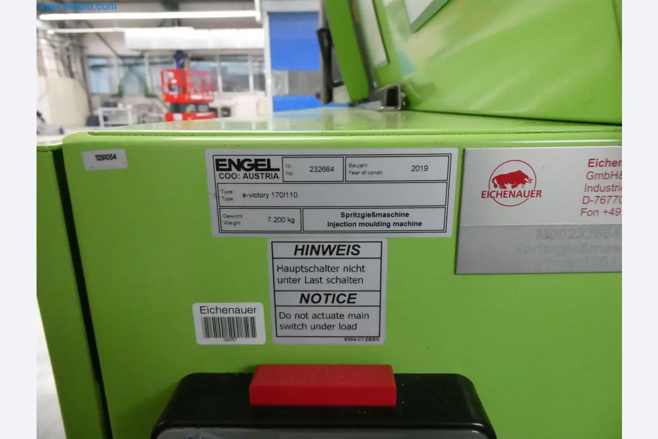 Vstřikovací stroje, CNC stroje a montážní linky pro topná tělesa a automobilové komponenty-2