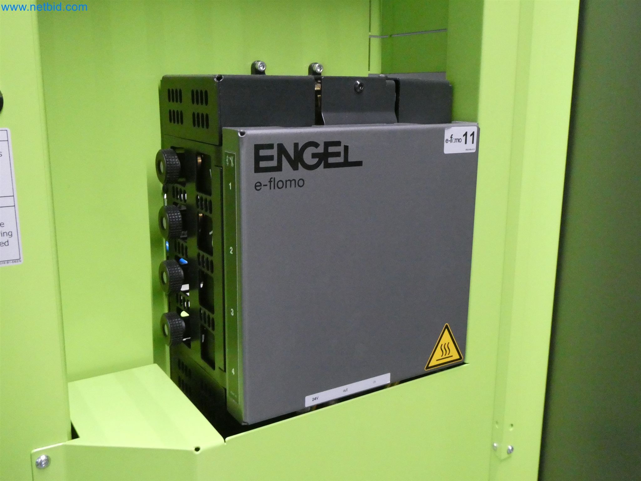 Vstřikovací stroje, CNC stroje a montážní linky pro topná tělesa a automobilové komponenty-4