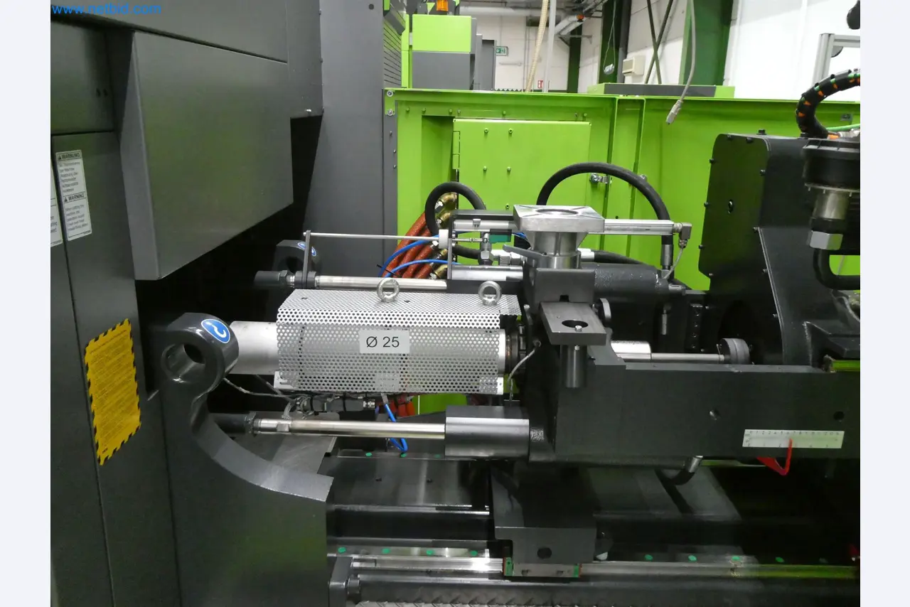 Vstřikovací stroje, CNC stroje a montážní linky pro topná tělesa a automobilové komponenty-9