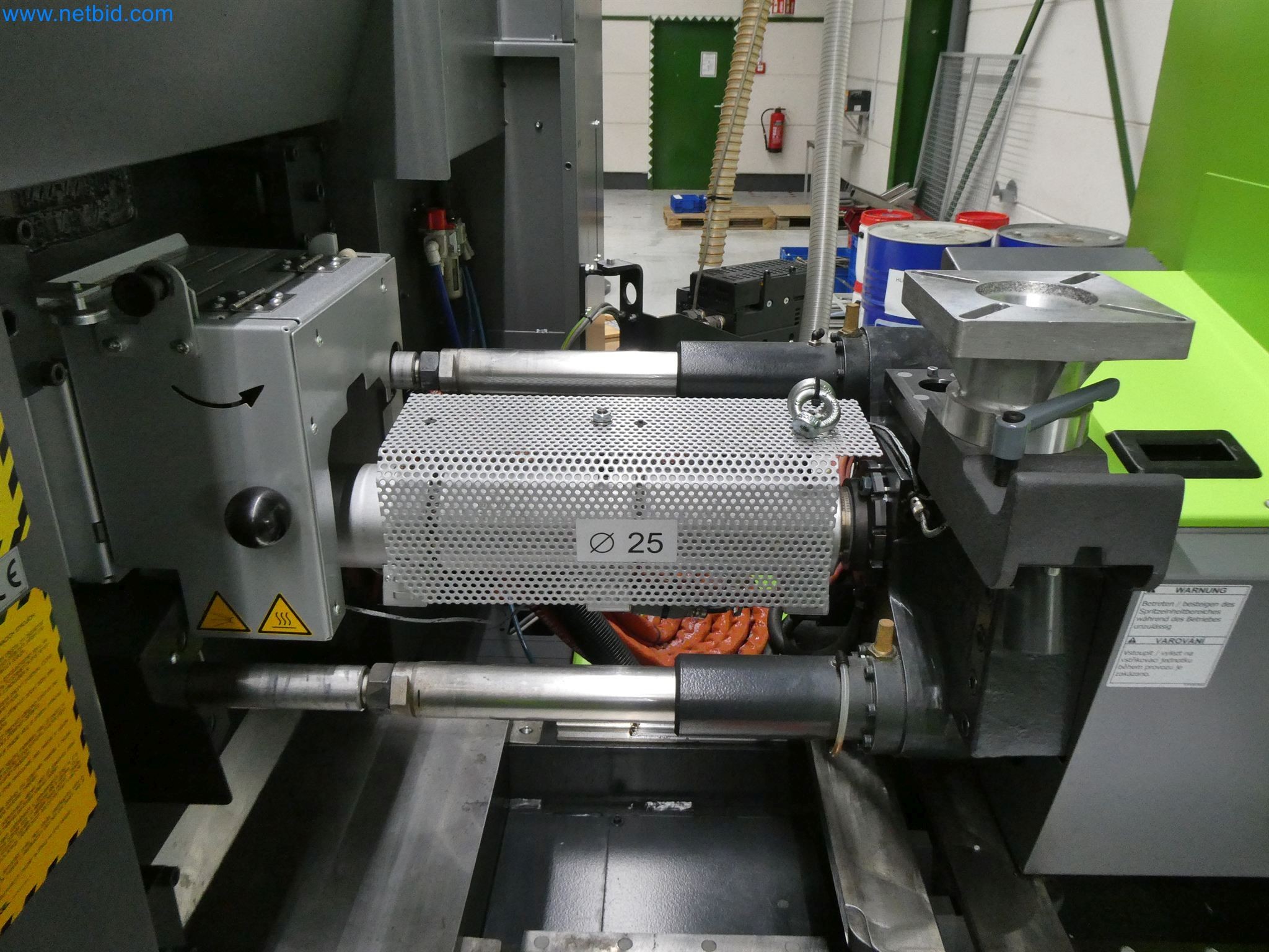 Vstřikovací stroje, CNC stroje a montážní linky pro topná tělesa a automobilové komponenty-12