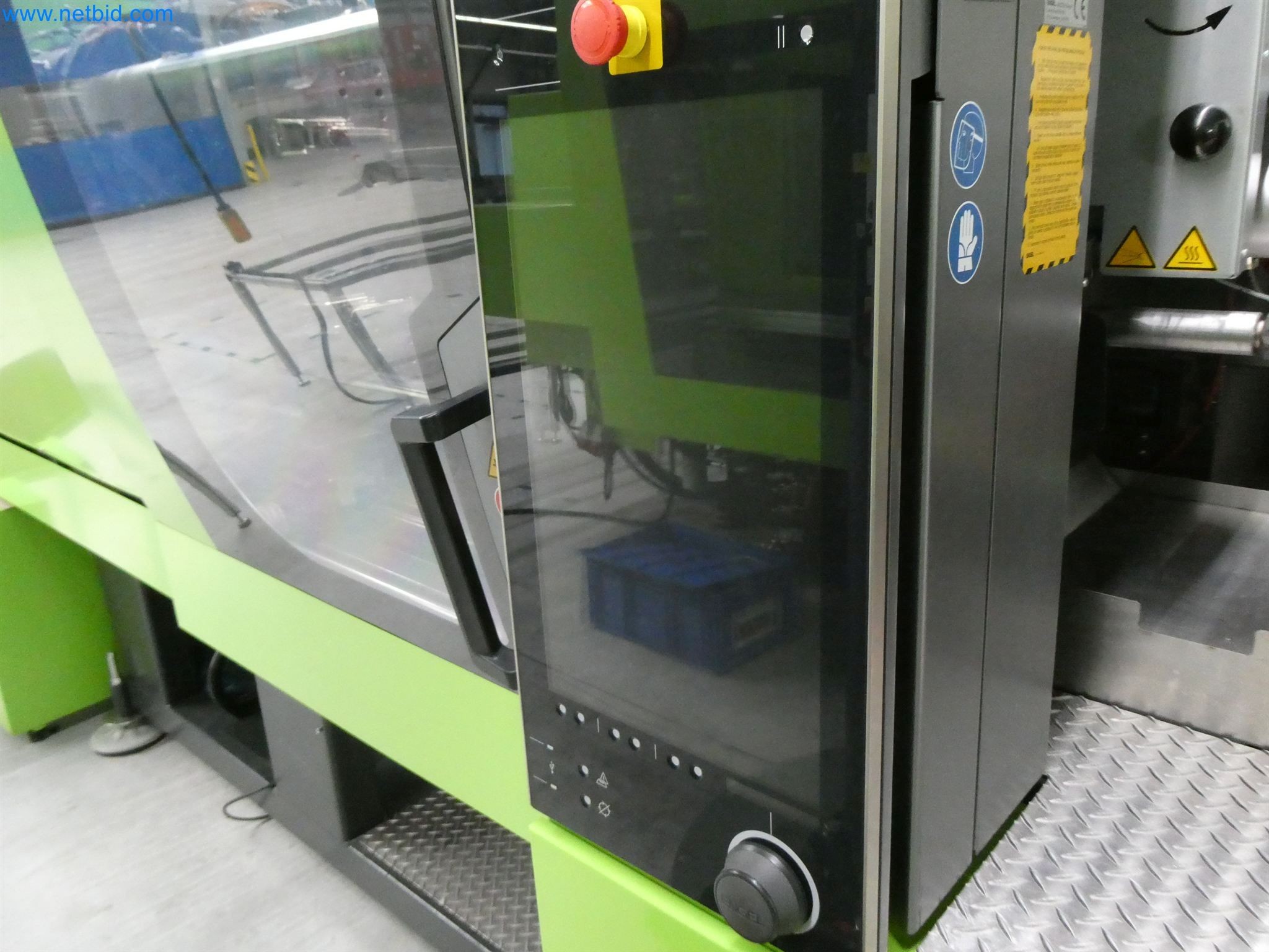 Vstřikovací stroje, CNC stroje a montážní linky pro topná tělesa a automobilové komponenty-13