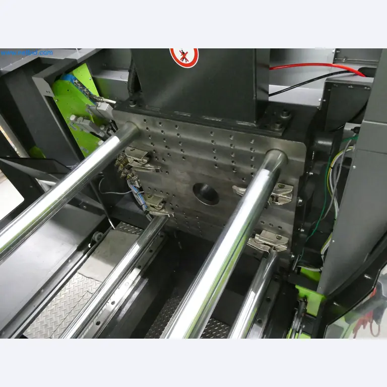 Vstřikovací stroje, CNC stroje a montážní linky pro topná tělesa a automobilové komponenty-14