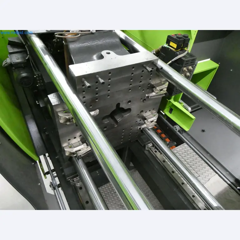 Vstřikovací stroje, CNC stroje a montážní linky pro topná tělesa a automobilové komponenty-15